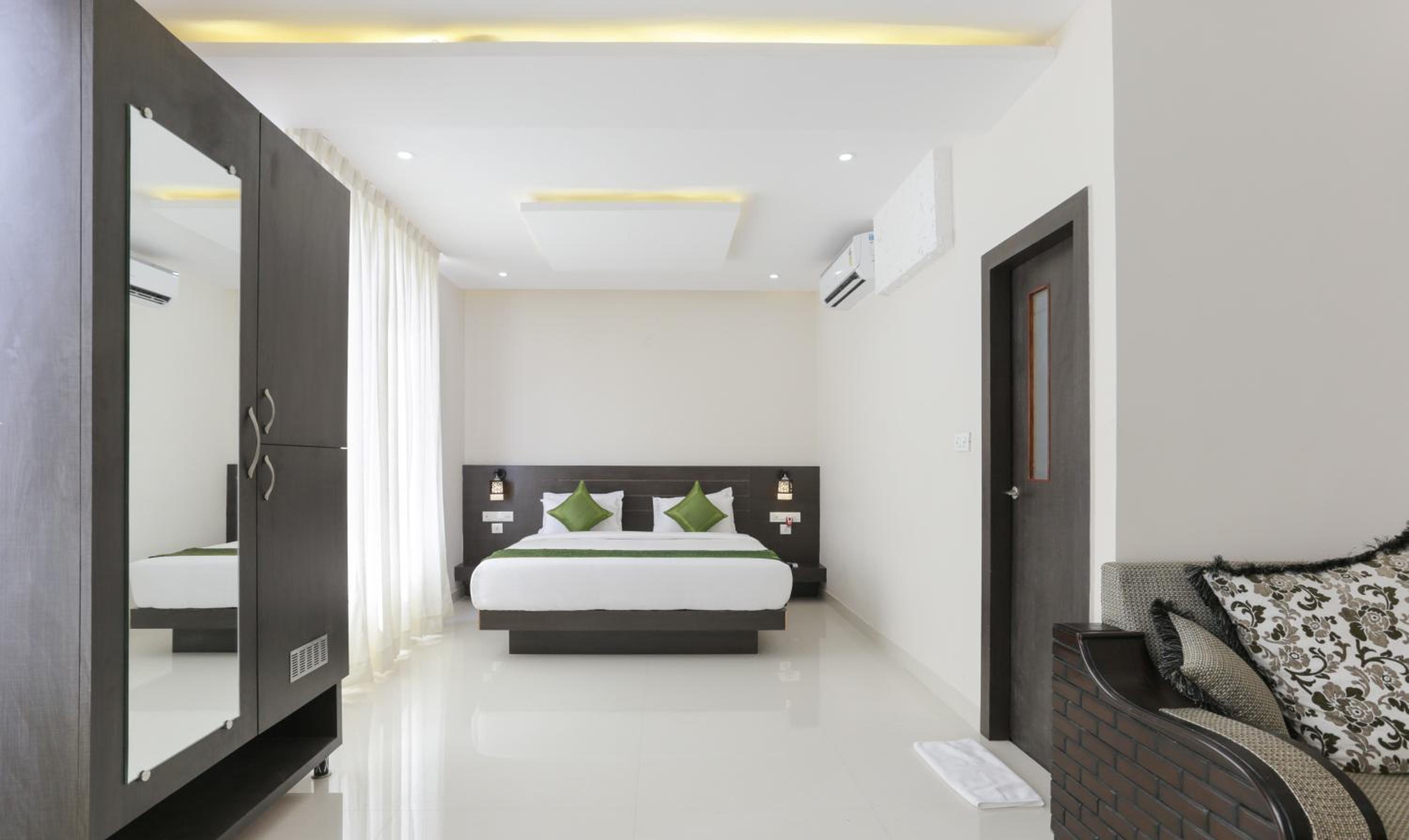 Deluxe Family Room photo 3