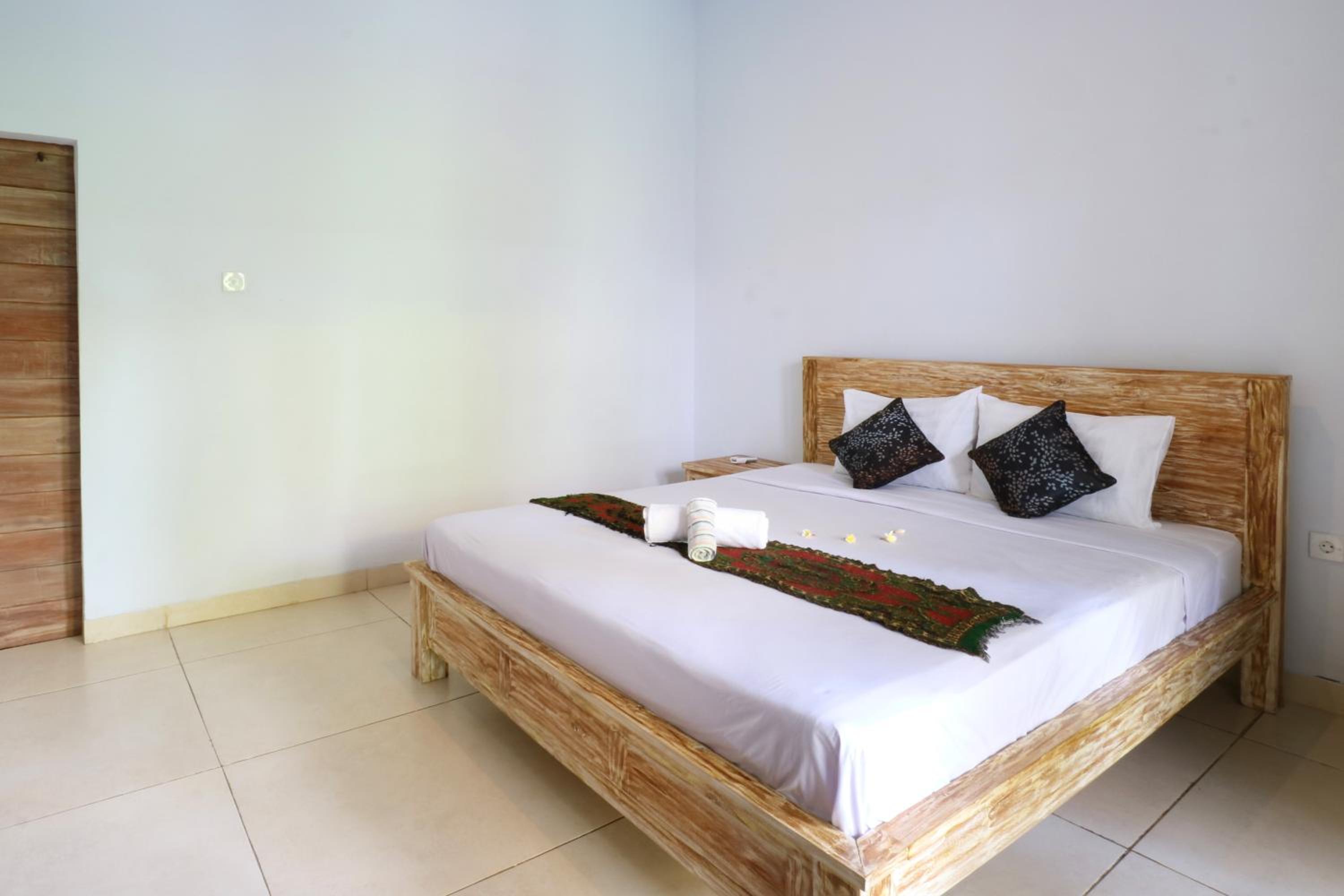 Double Room - Photo 16