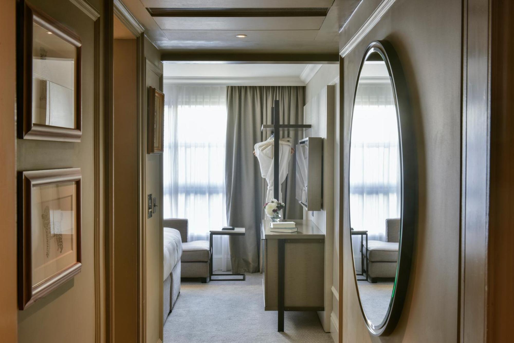 Two-Bedroom Suite with Garden View thumbnail 5