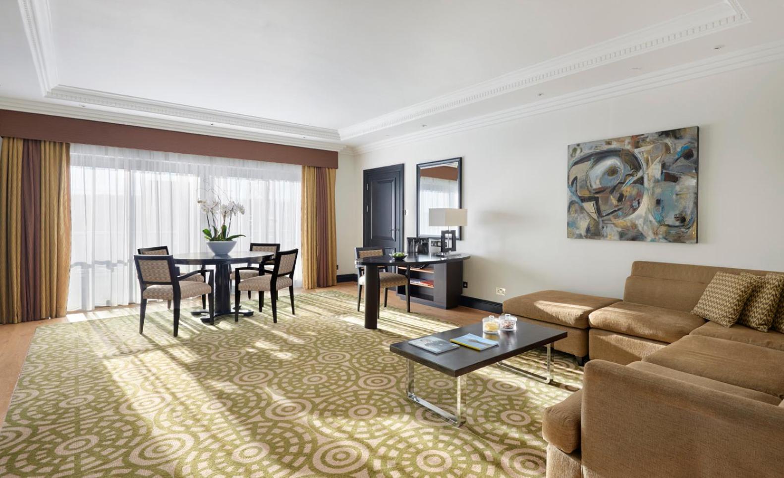 Premium Suite with Balcony thumbnail 6