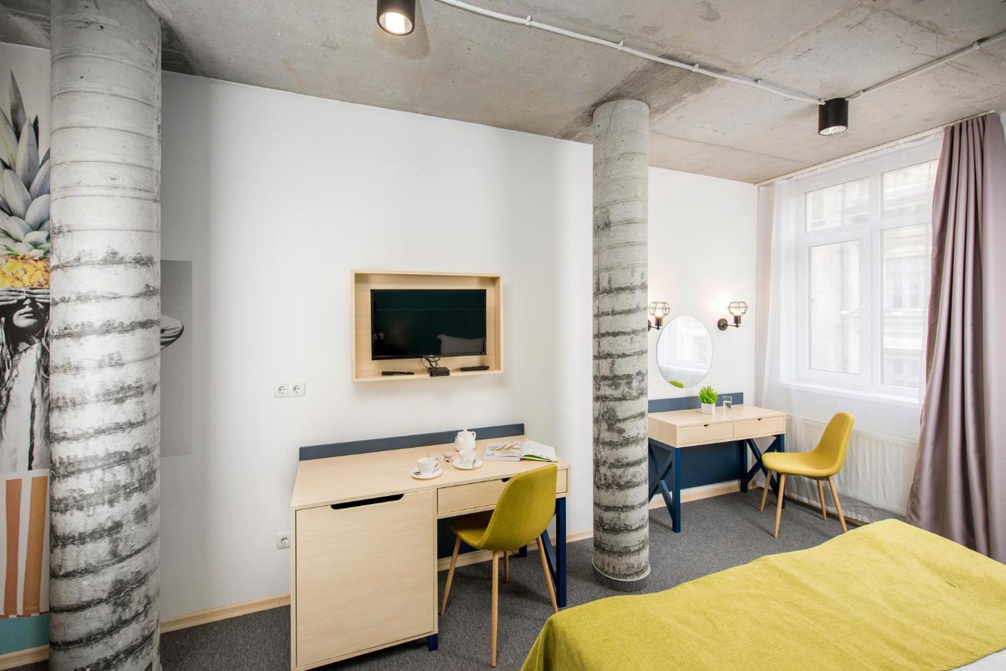 Double or Twin Room with Balcony photo 3
