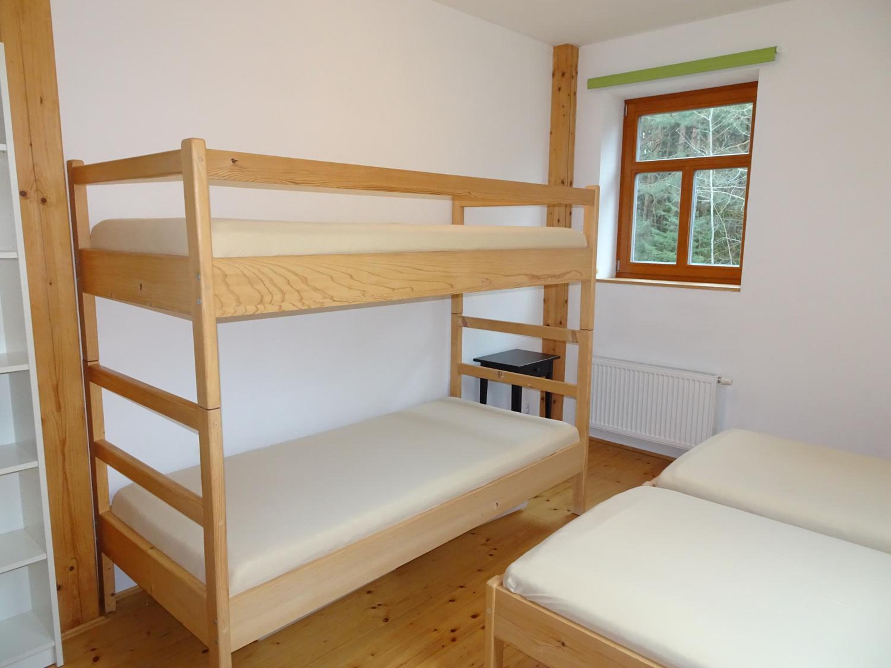Quadruple Room with Private Bathroom - Photo 5
