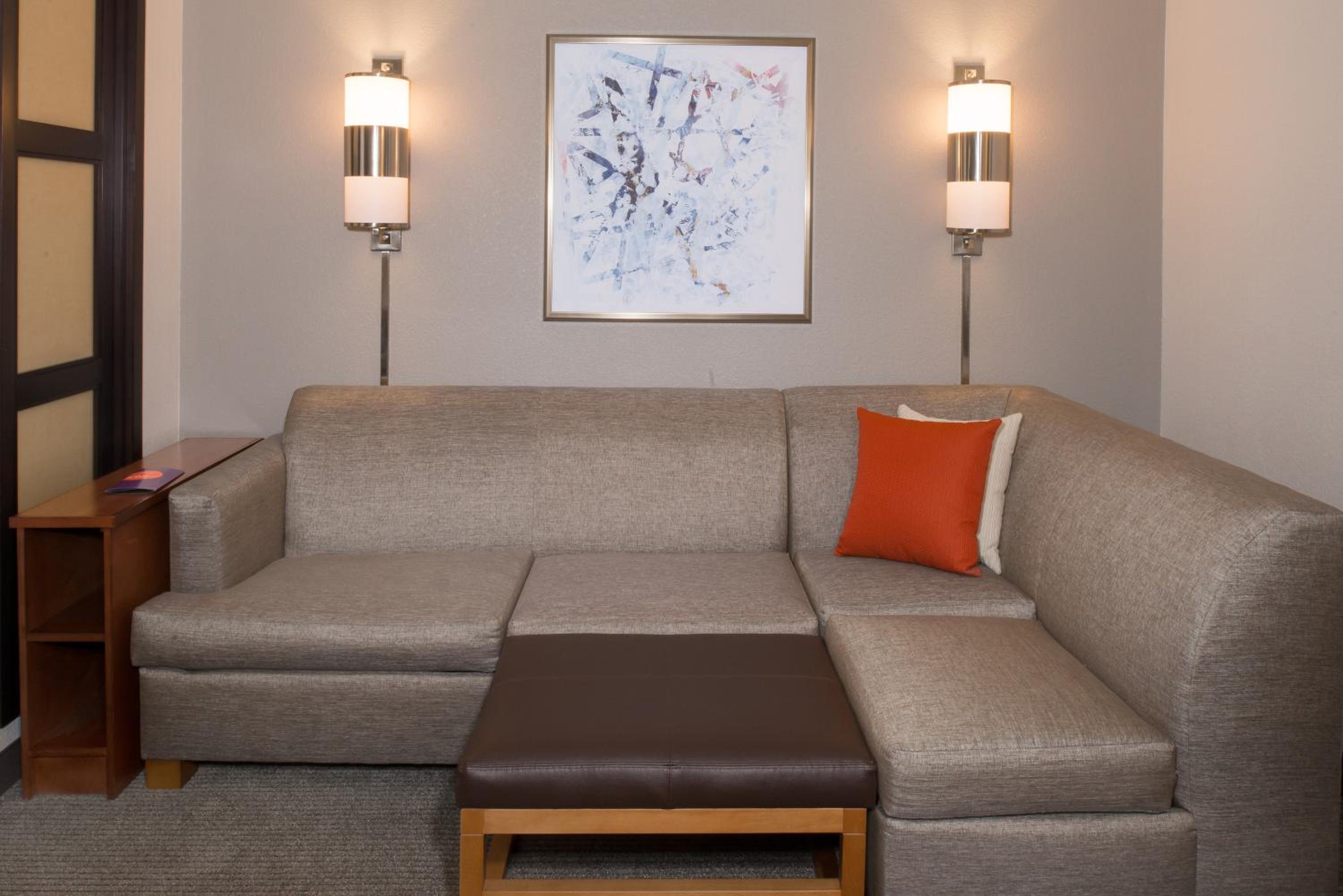 Double Room with Two Double Beds and Sofa Bed - Photo 4