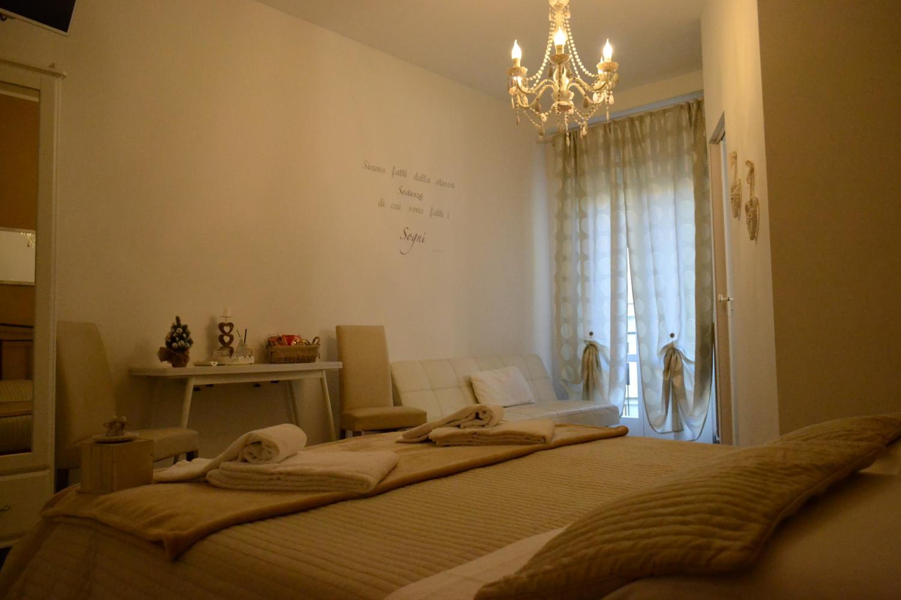 Double Room with Private Bathroom - Photo 5