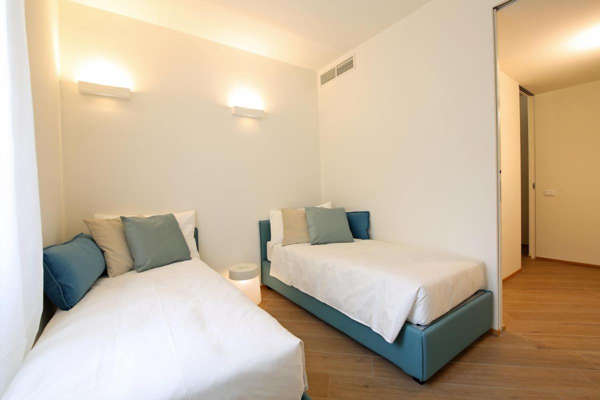 Apartment with Lake View - Photo 13