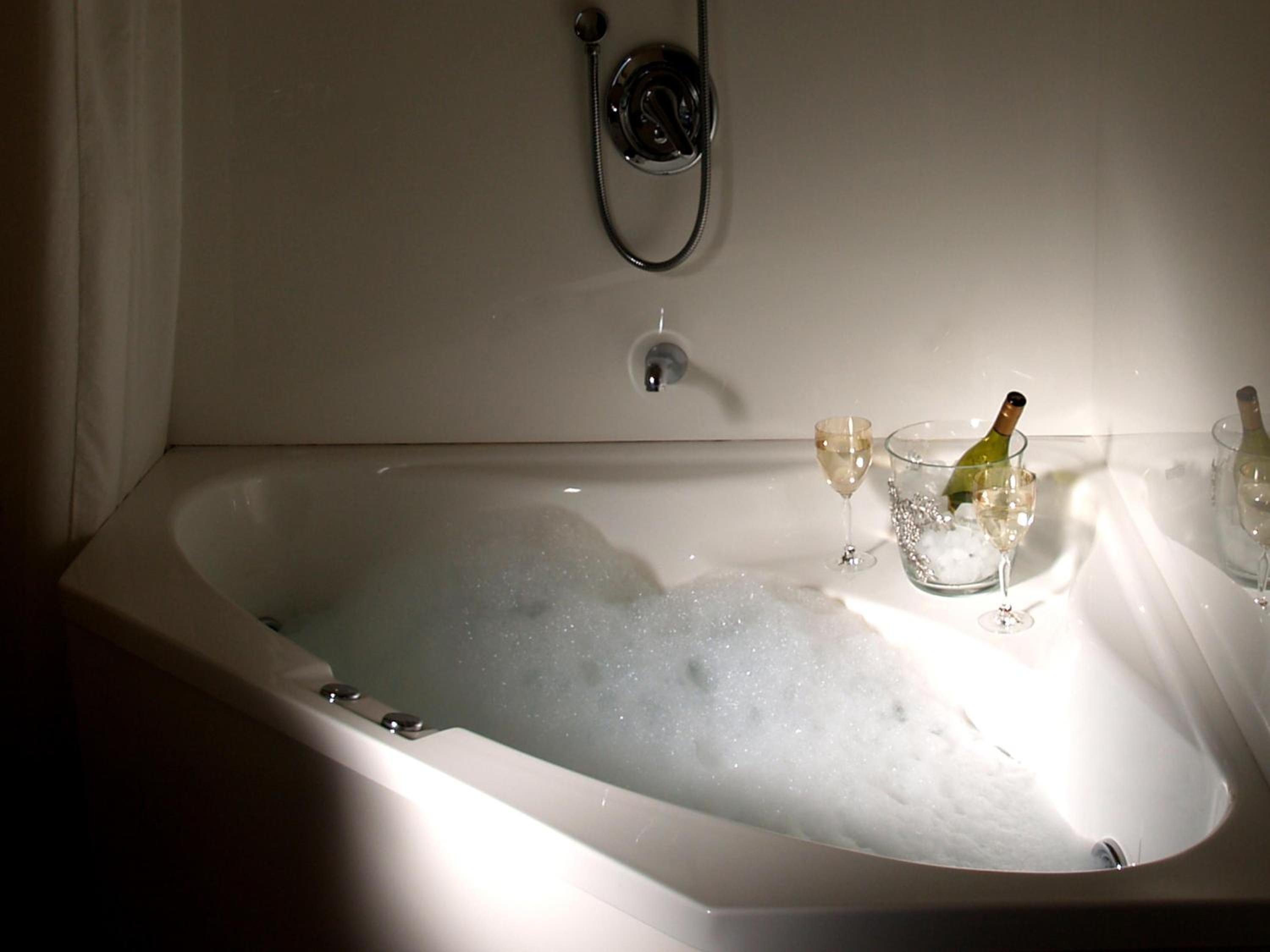 Studio with Spa Bath