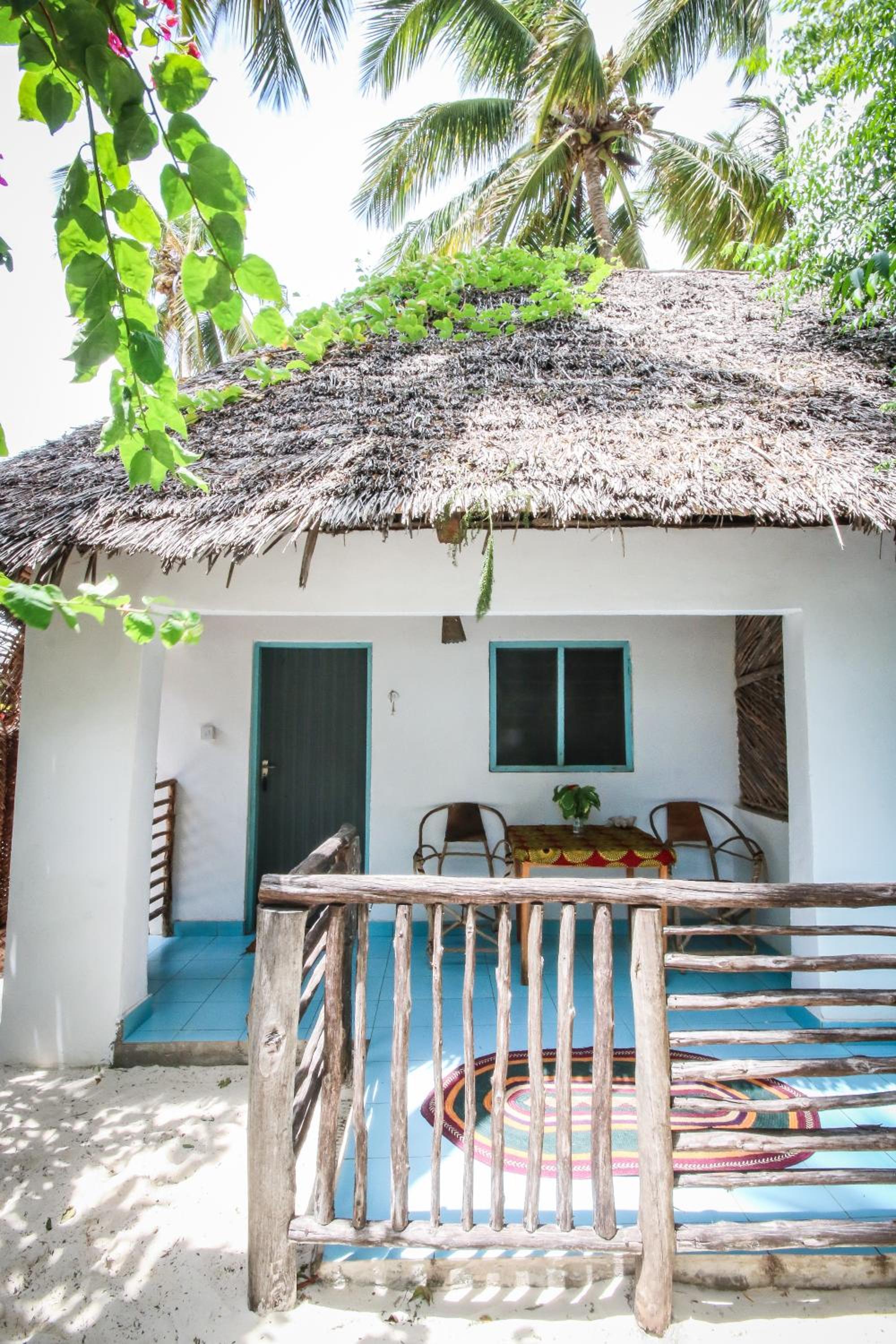 Bungalow with Sea View photo 2