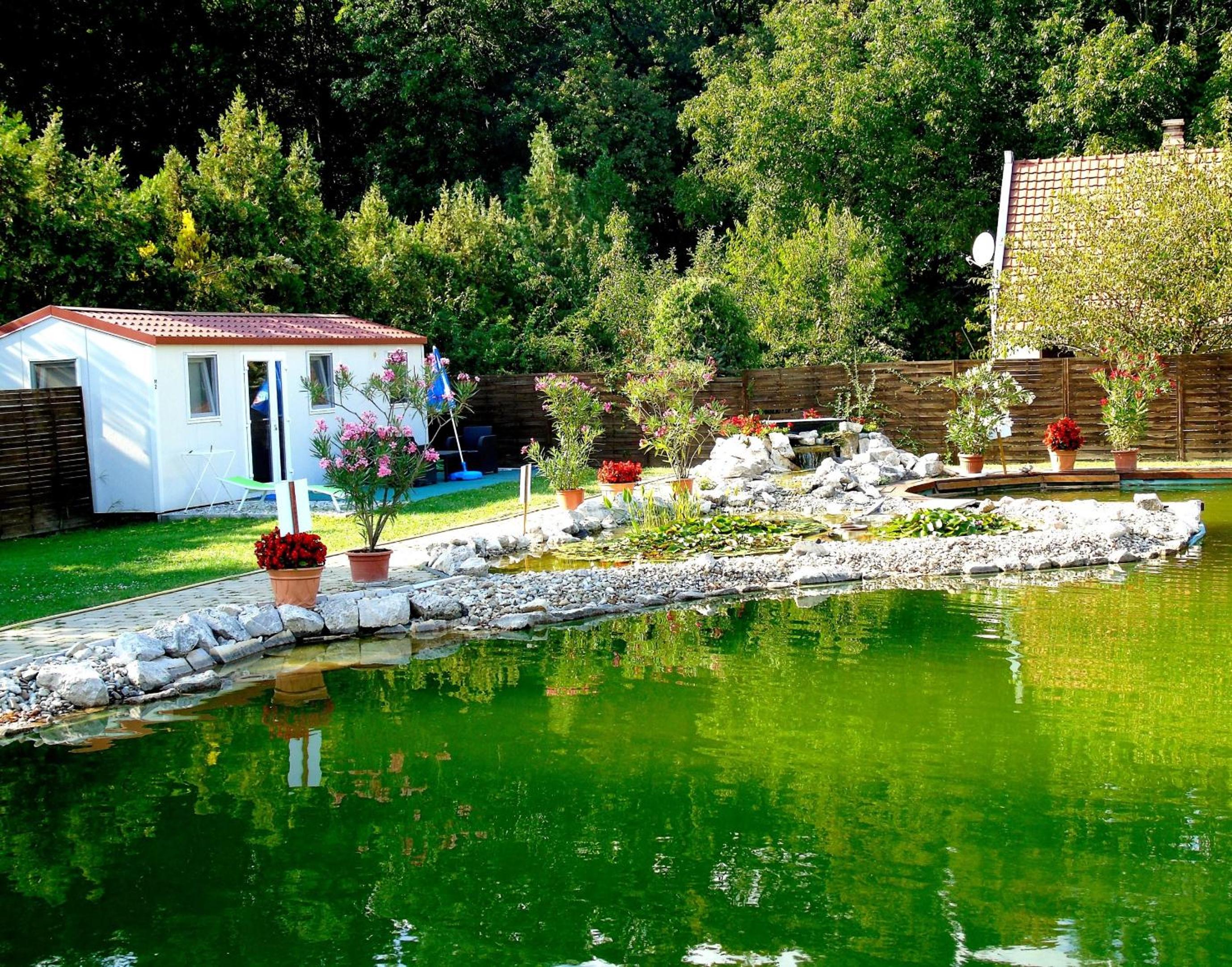 Apartment with Lake View - Photo 5
