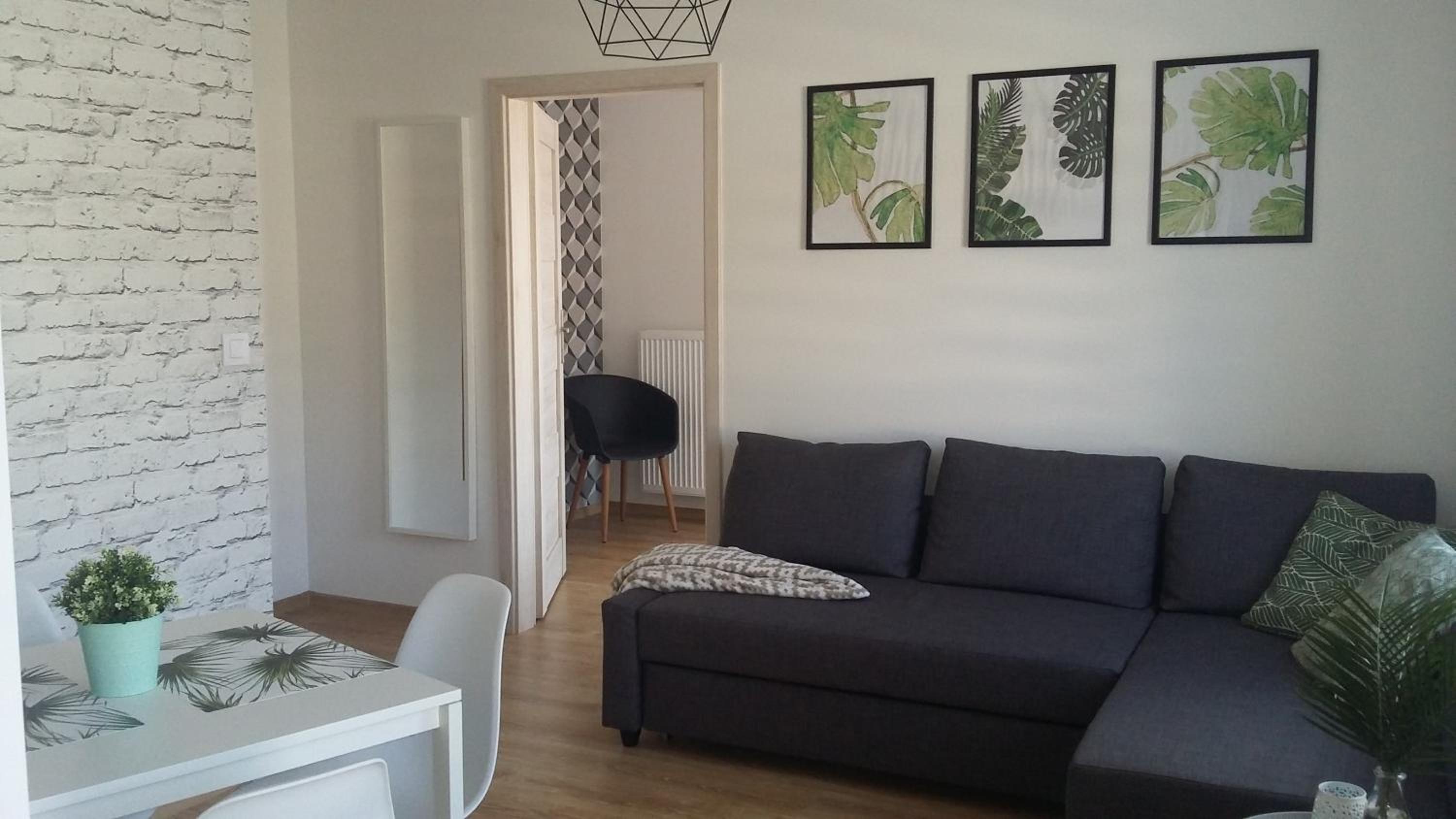 One-Bedroom Apartment photo 1