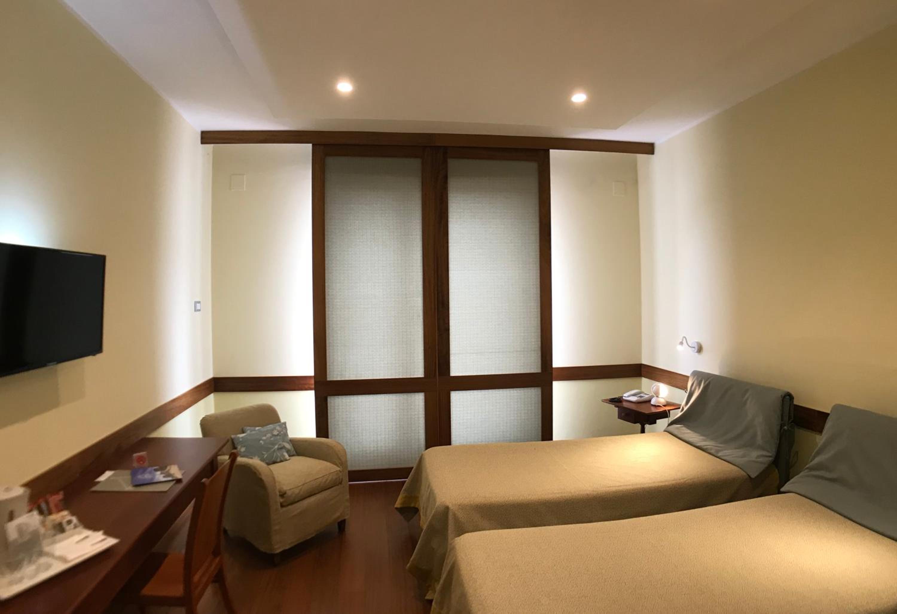 Superior Double/Twin Room with Balcony - Photo 9