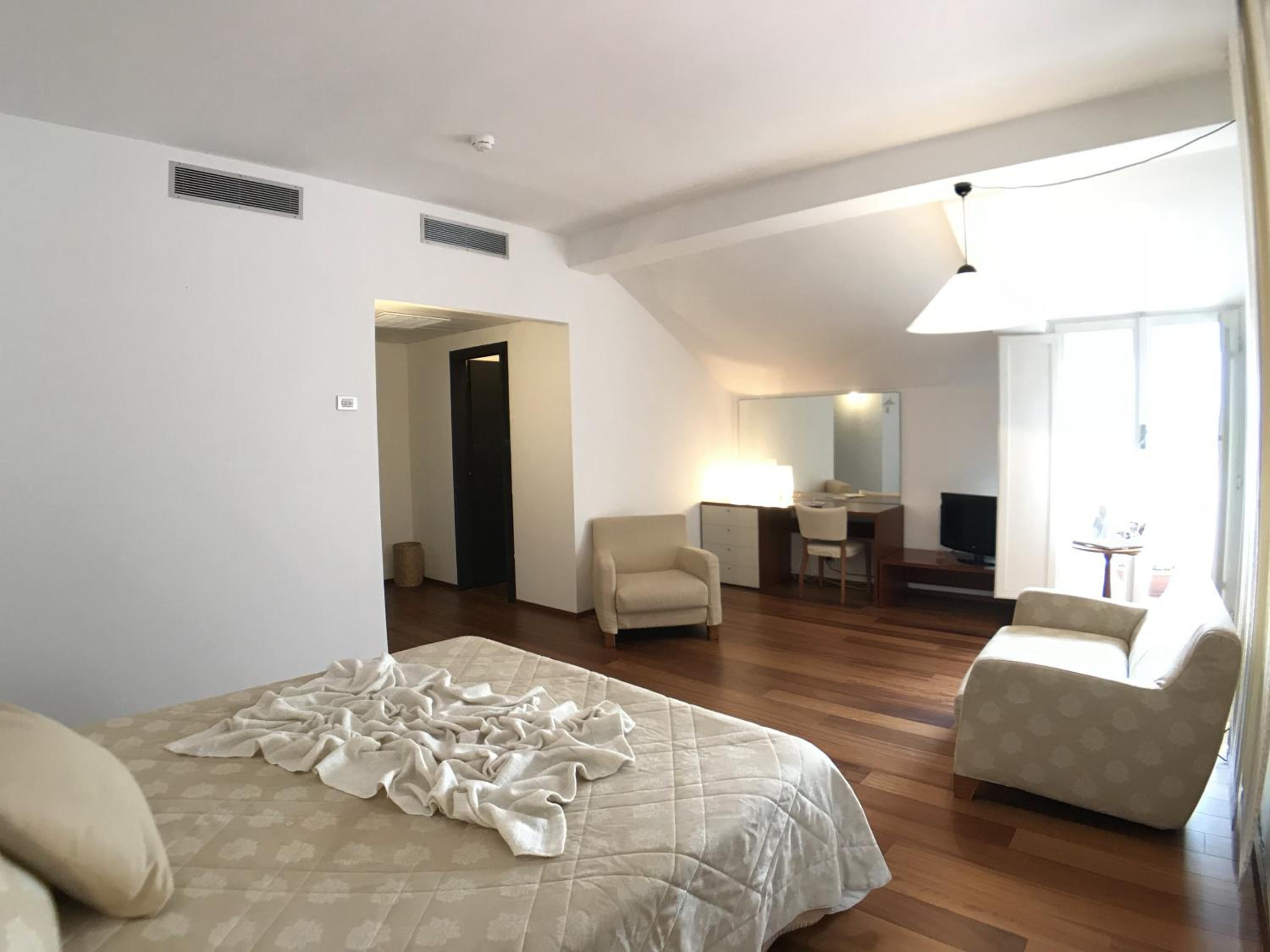 Junior Suite - Photo 1