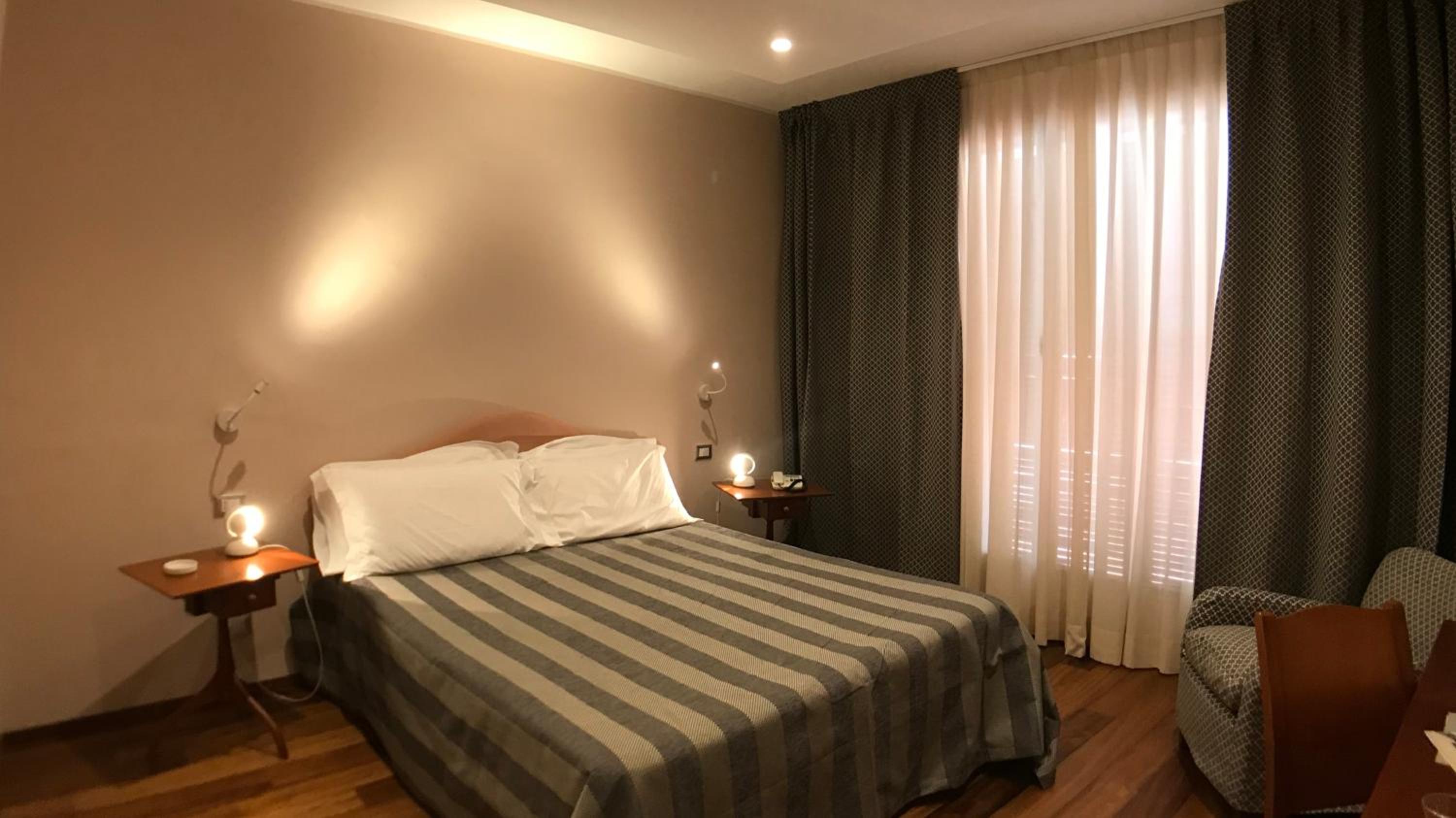 Superior Double/Twin Room with Balcony - Photo 10