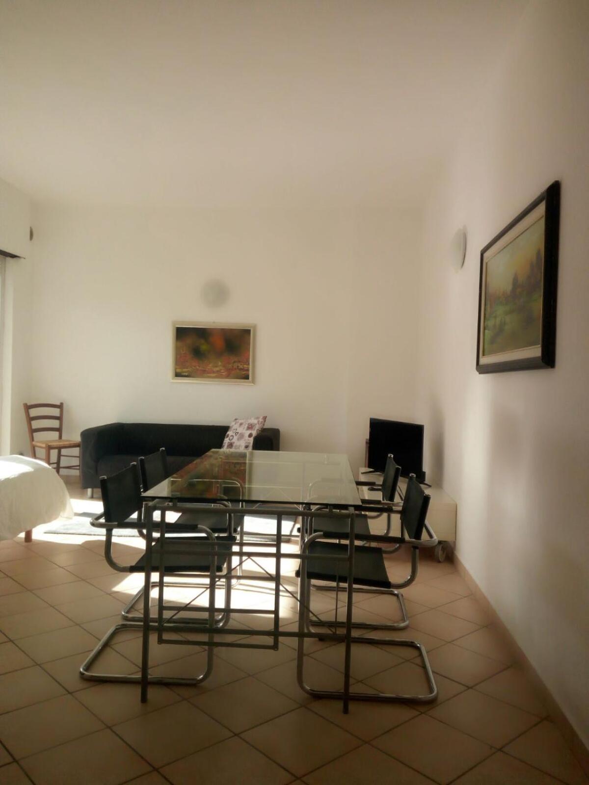 Apartment with Balcony - Photo 17