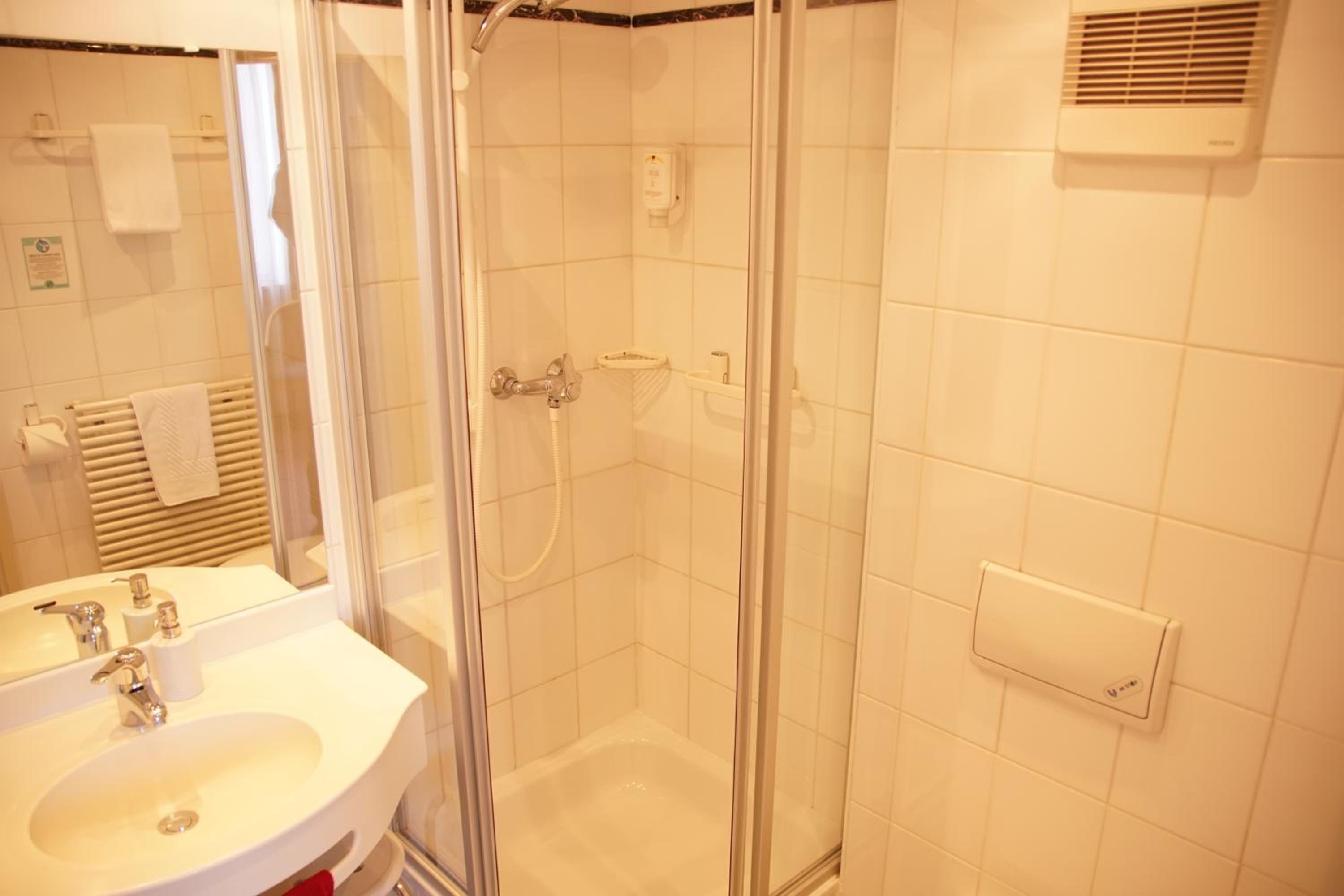 Single Room photo 3