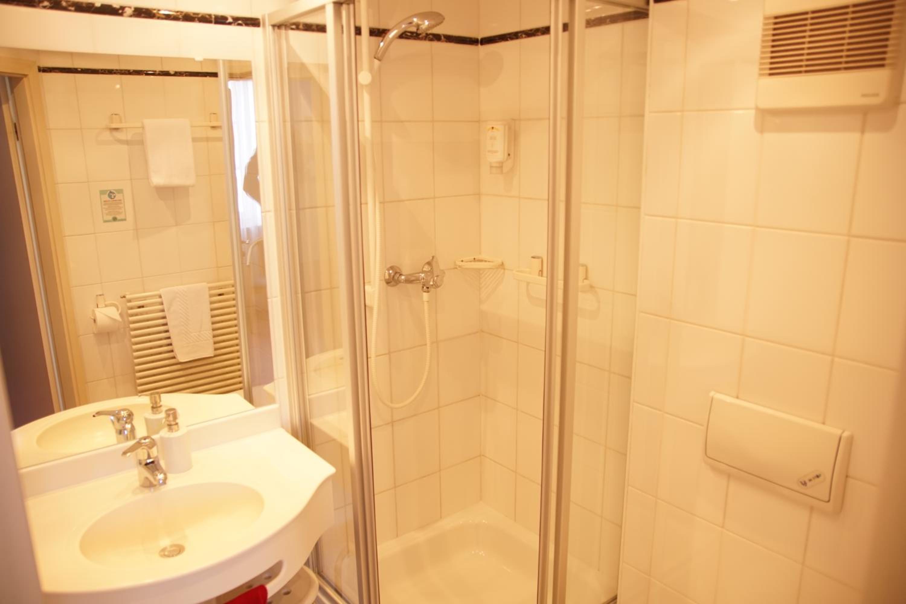 Single Room with Balcony photo 2