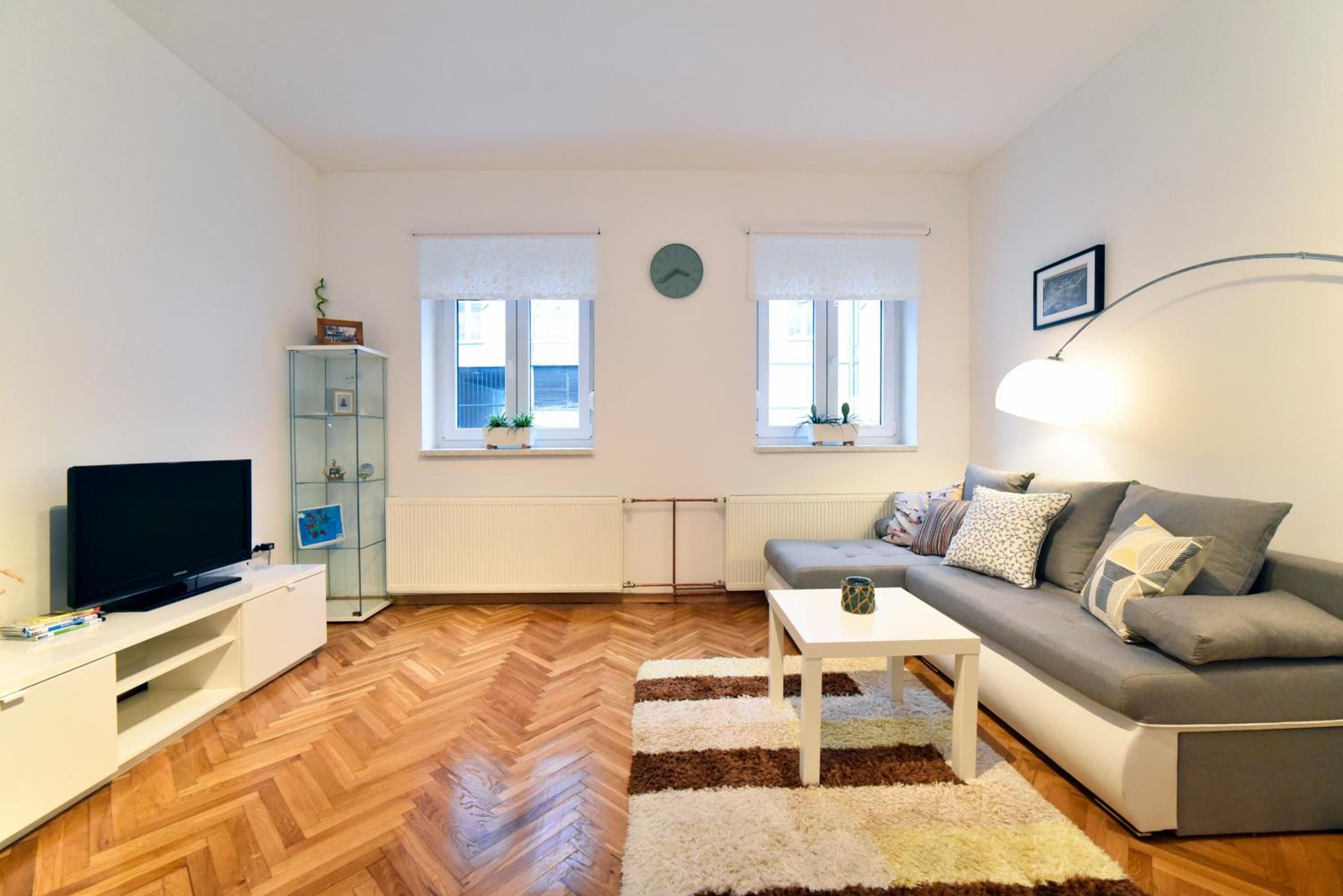 Studio Apartment - Photo 7