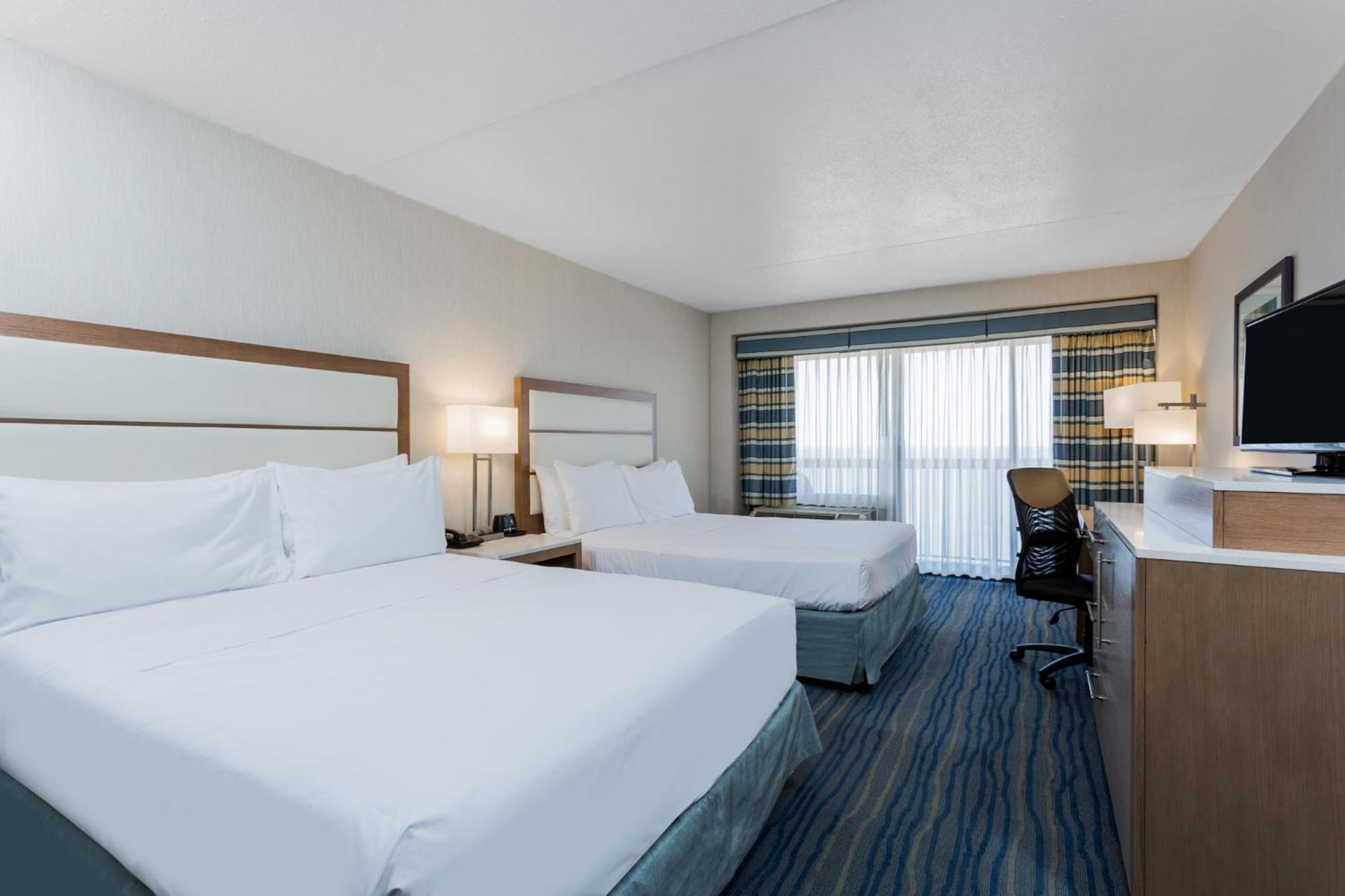 Oceanfront Room with Two Queen Beds  - Photo 2