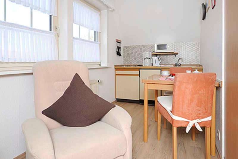 One-Bedroom Apartment photo 2