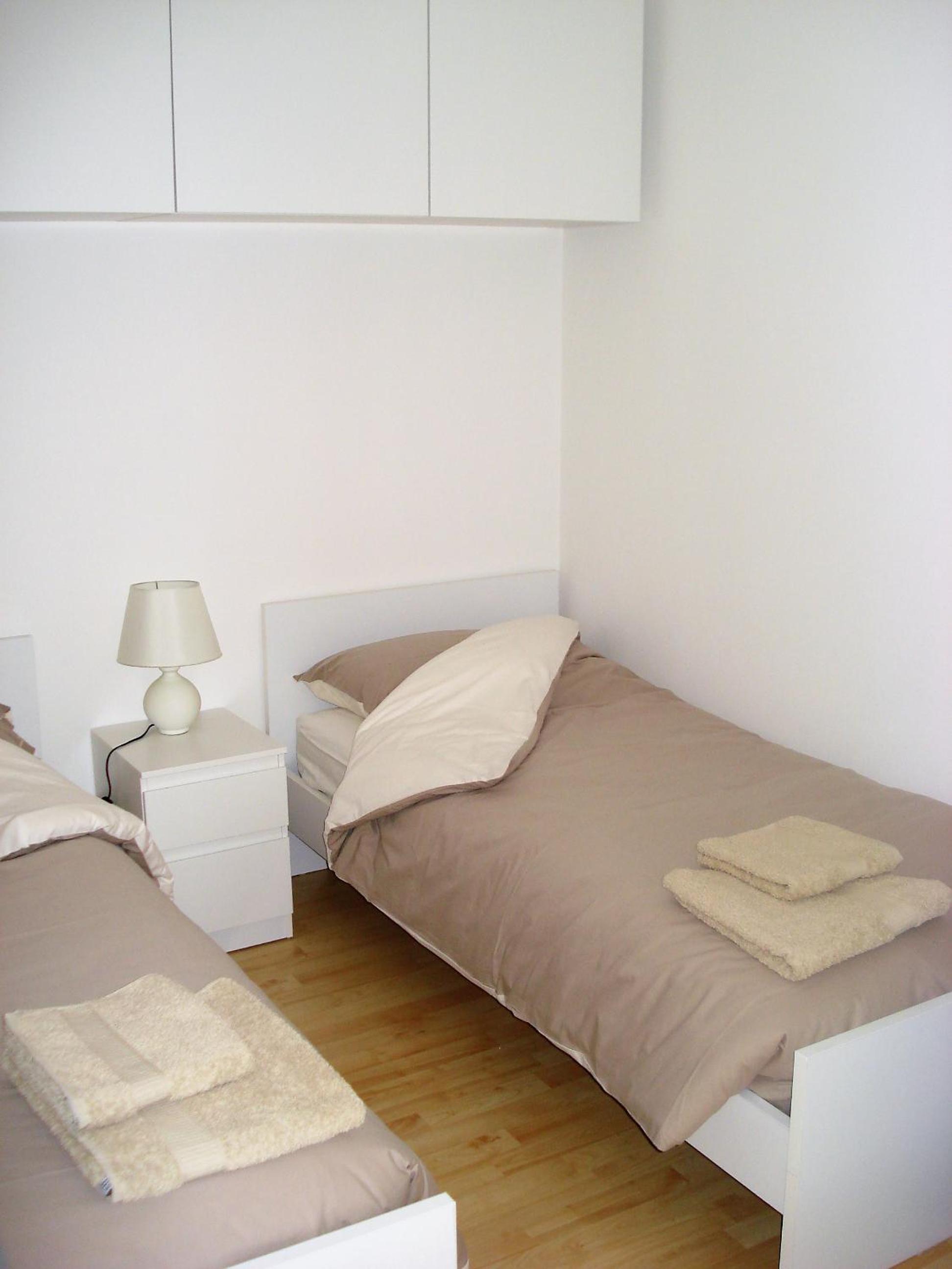 Apartment with Terrace - Photo 4