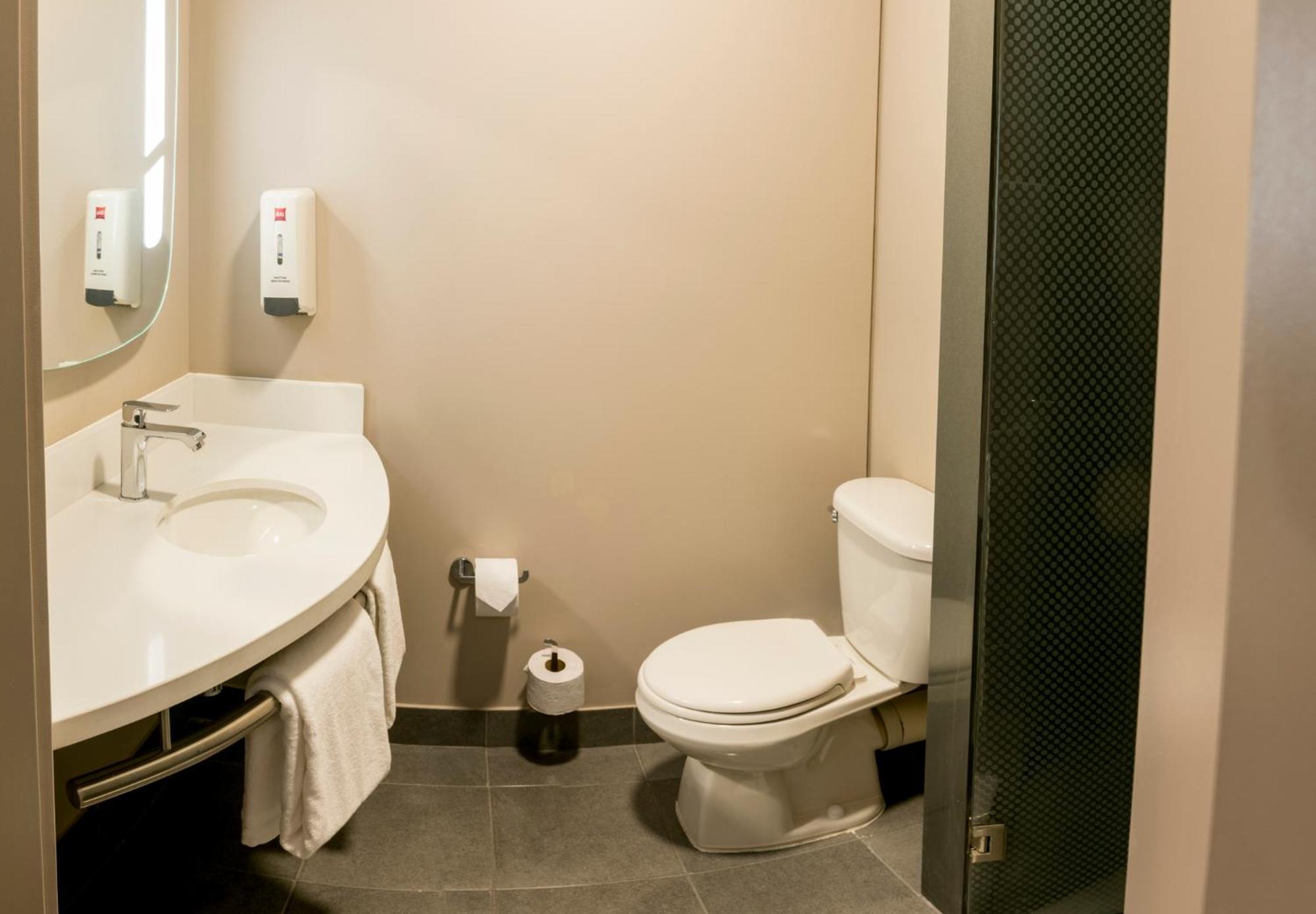 Standard Twin Room photo 2