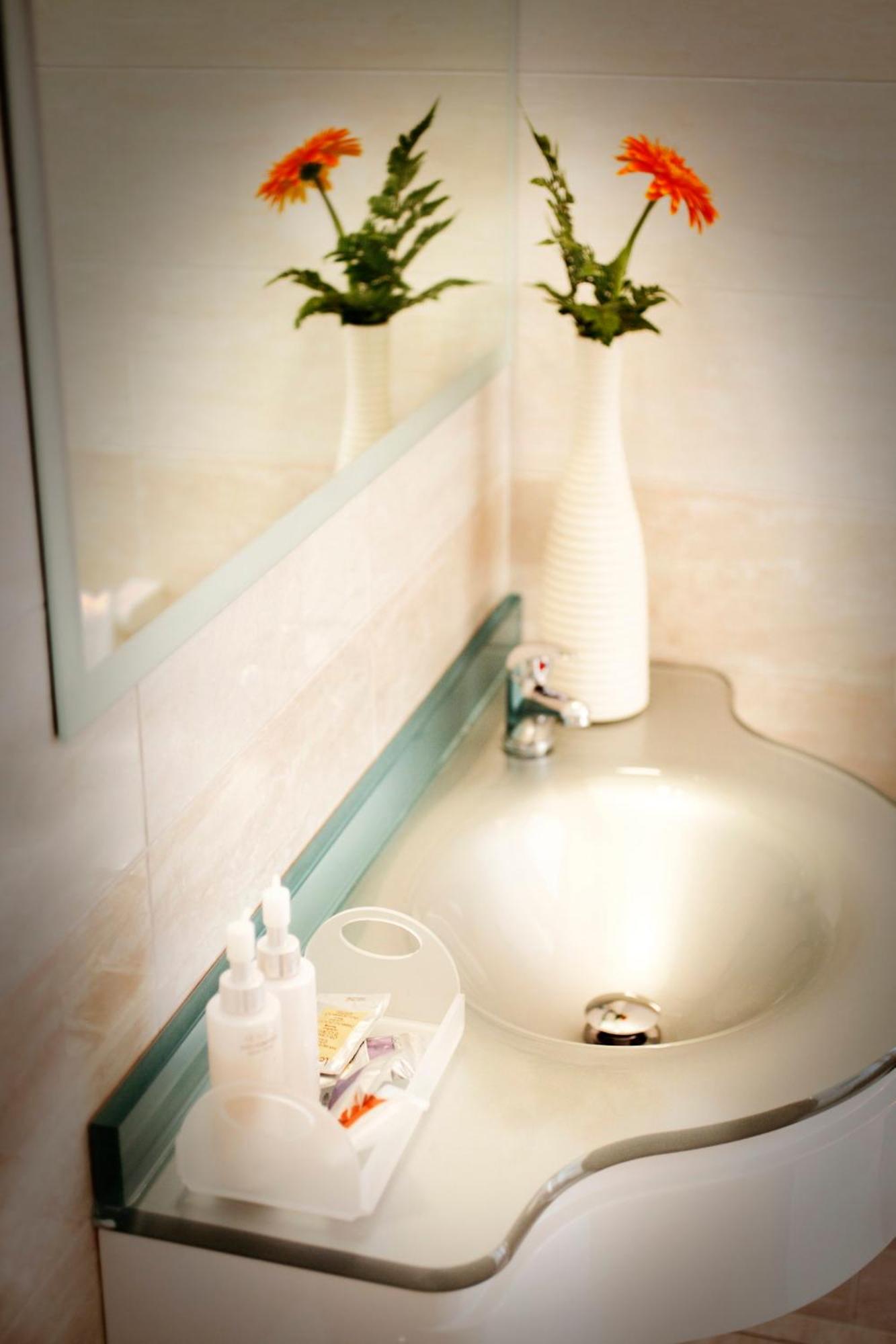 Deluxe Triple Room - Photo 12