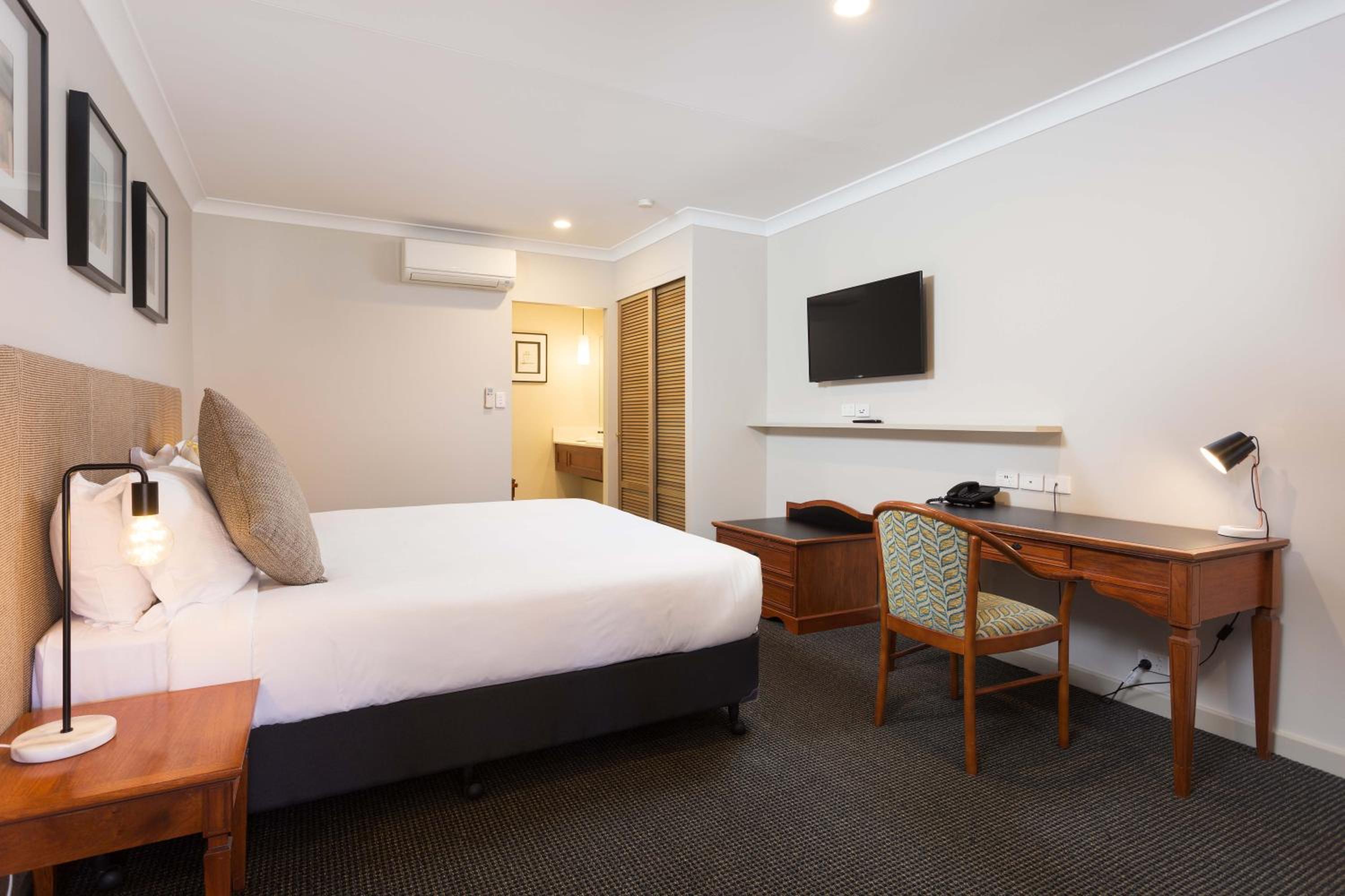Executive King Room - Photo 4