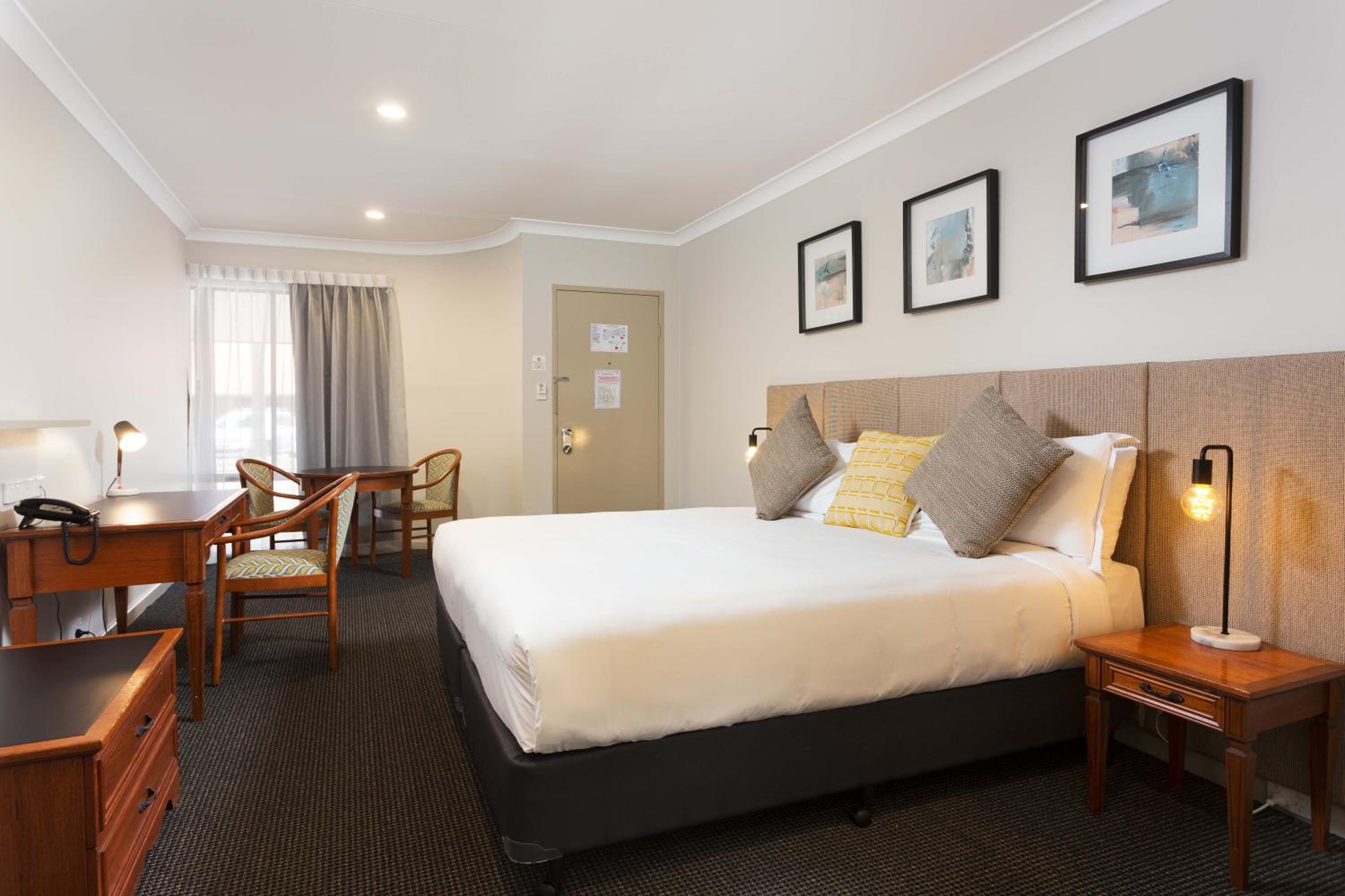 Executive King Room - Photo 3