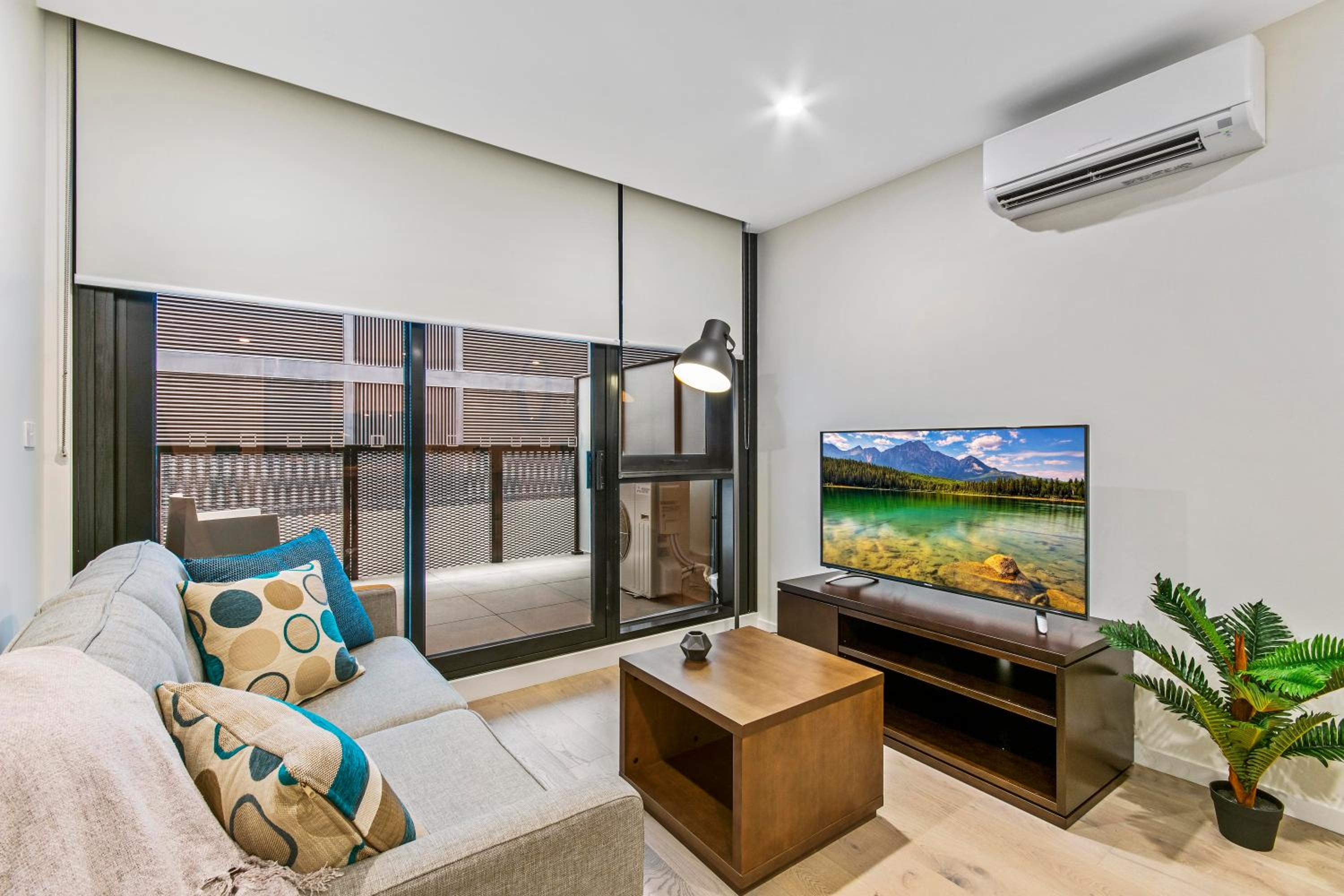 One-Bedroom Apartment with City View