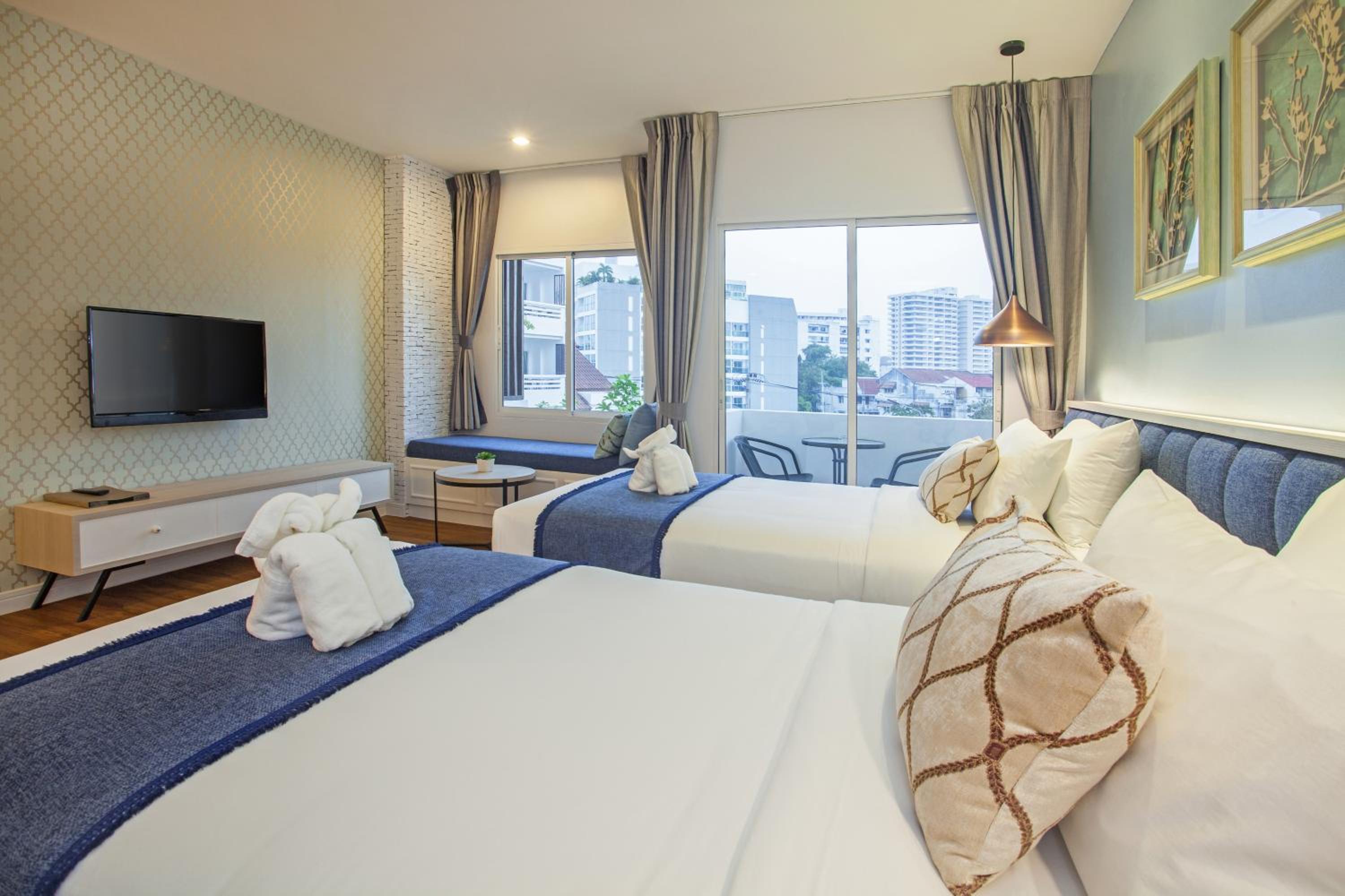 Deluxe Double or Twin Room photo 2