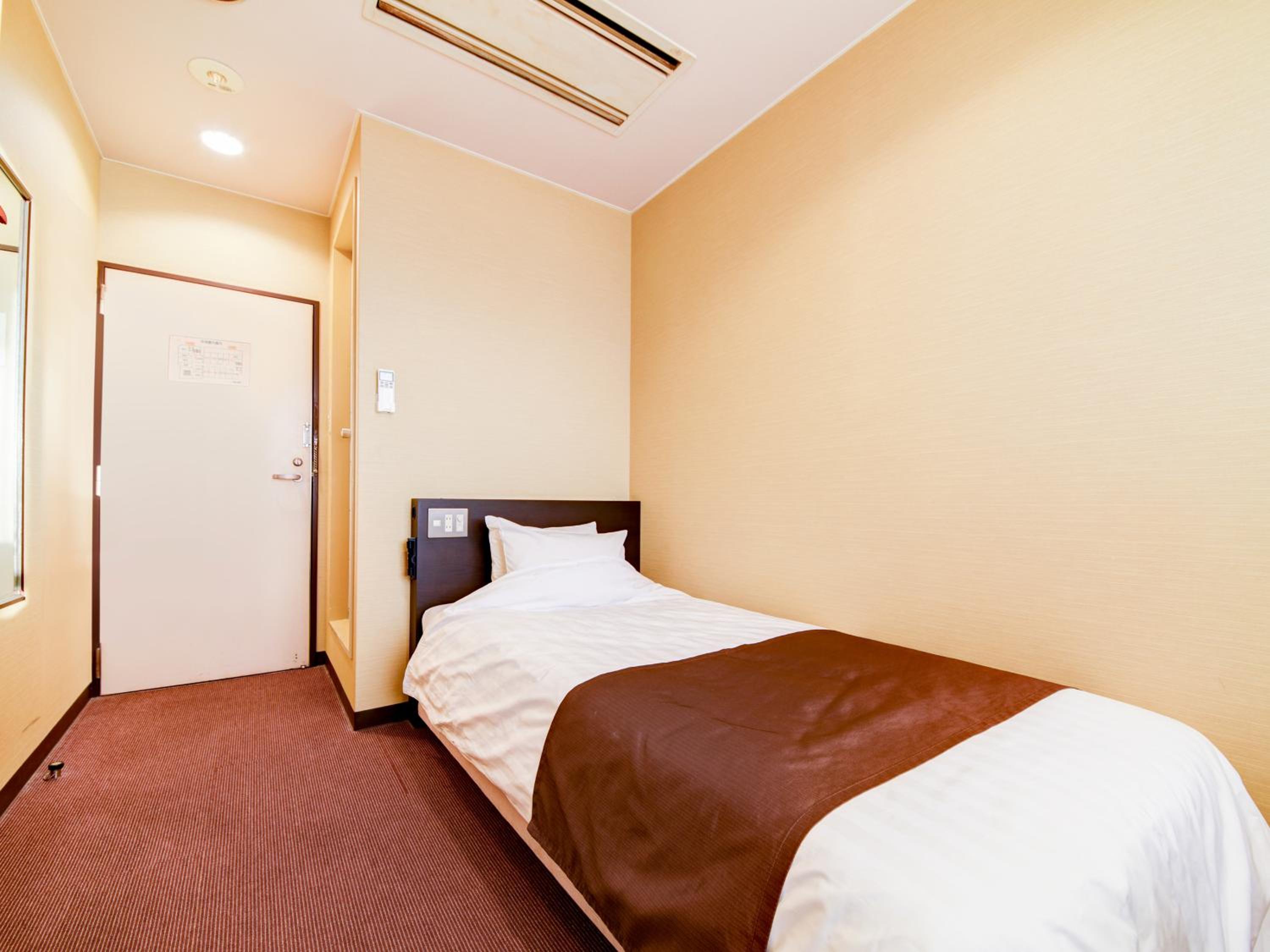 Single Room photo 2