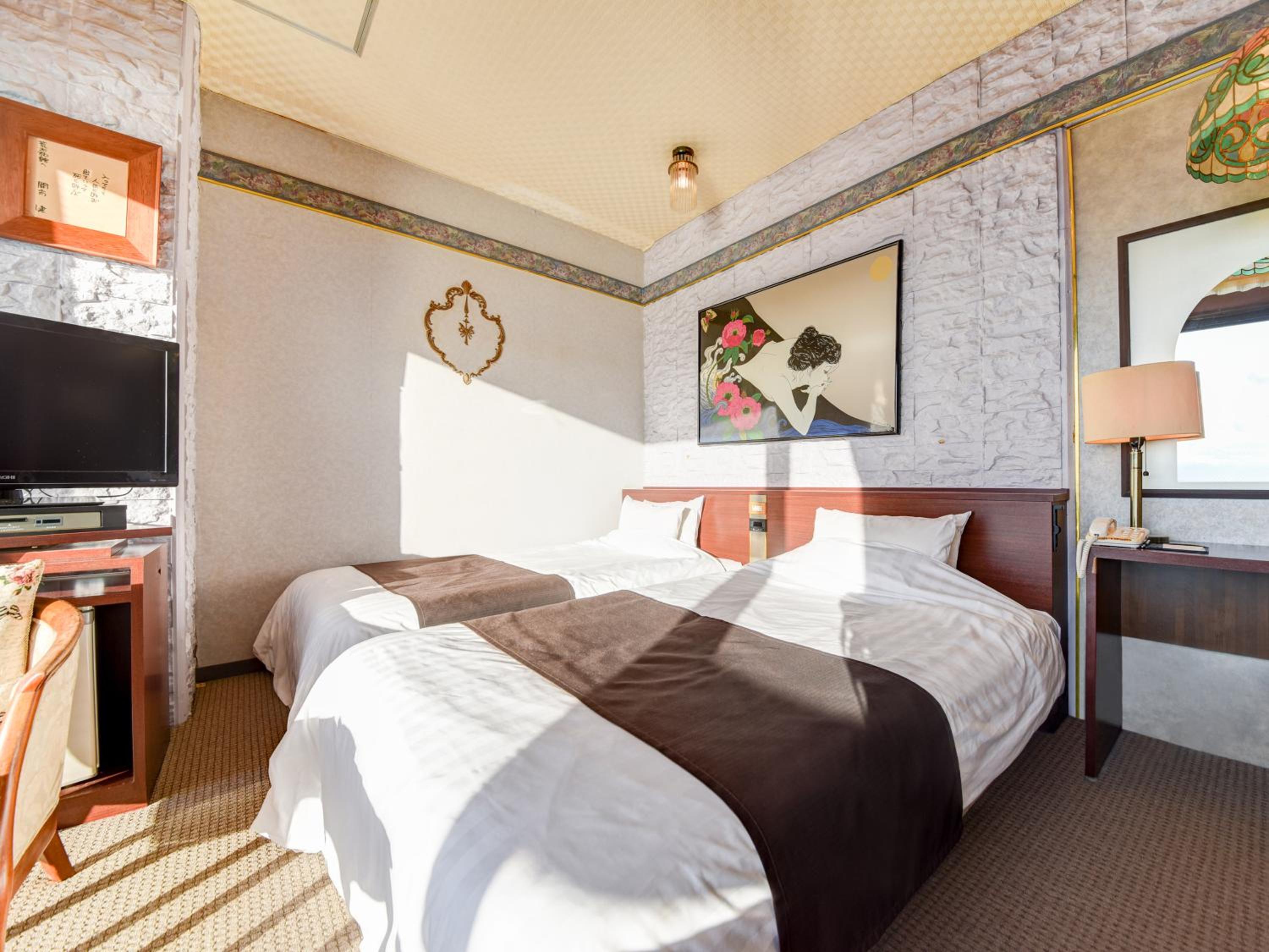 Deluxe Twin Room with Sea View - Photo 4
