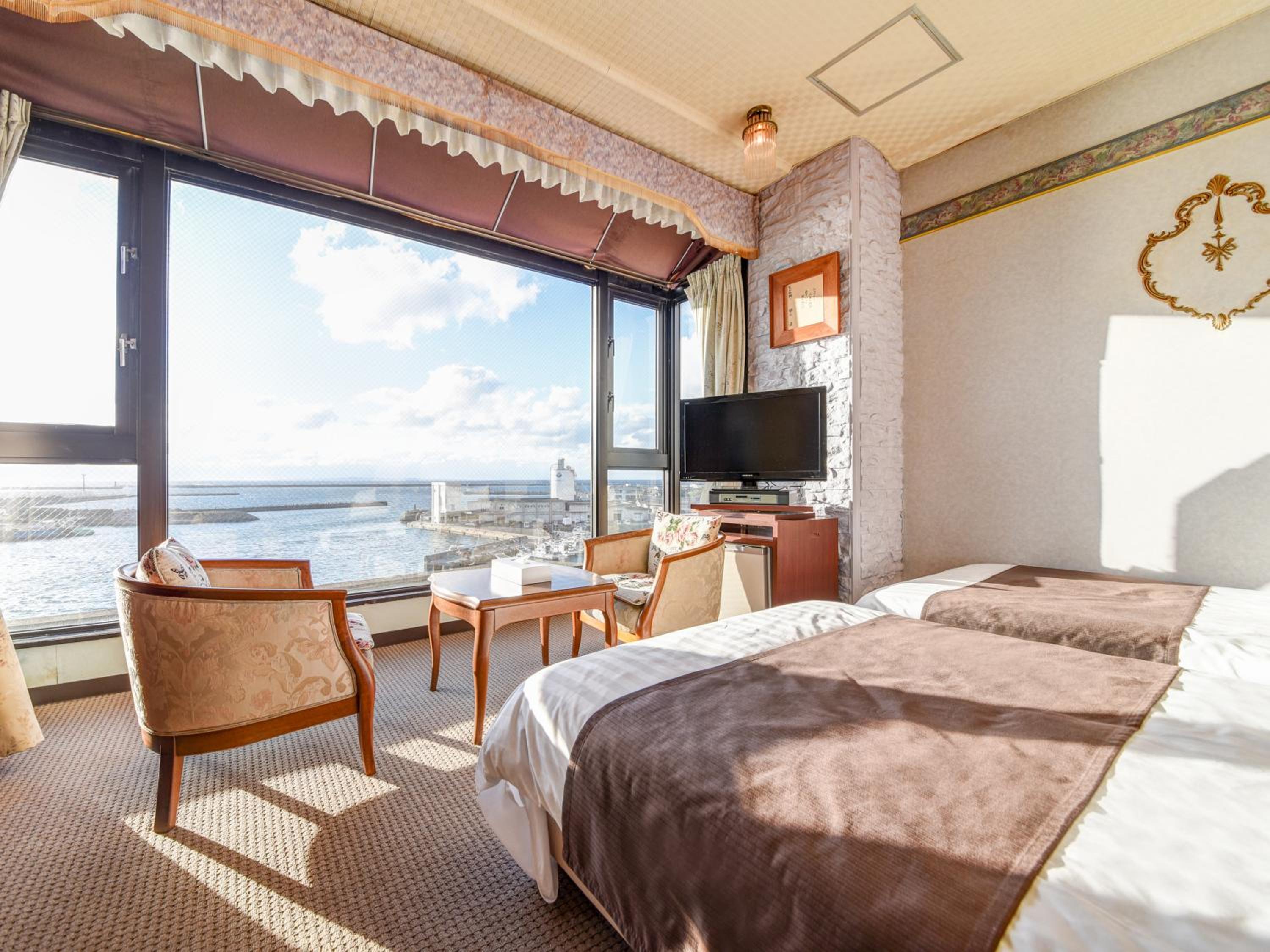 Deluxe Twin Room with Sea View - Photo 2