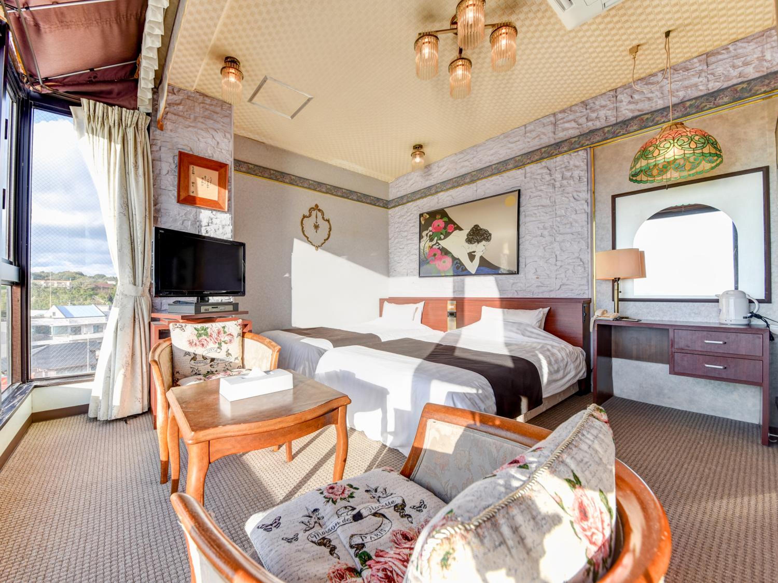 Deluxe Twin Room with Sea View - Photo 3