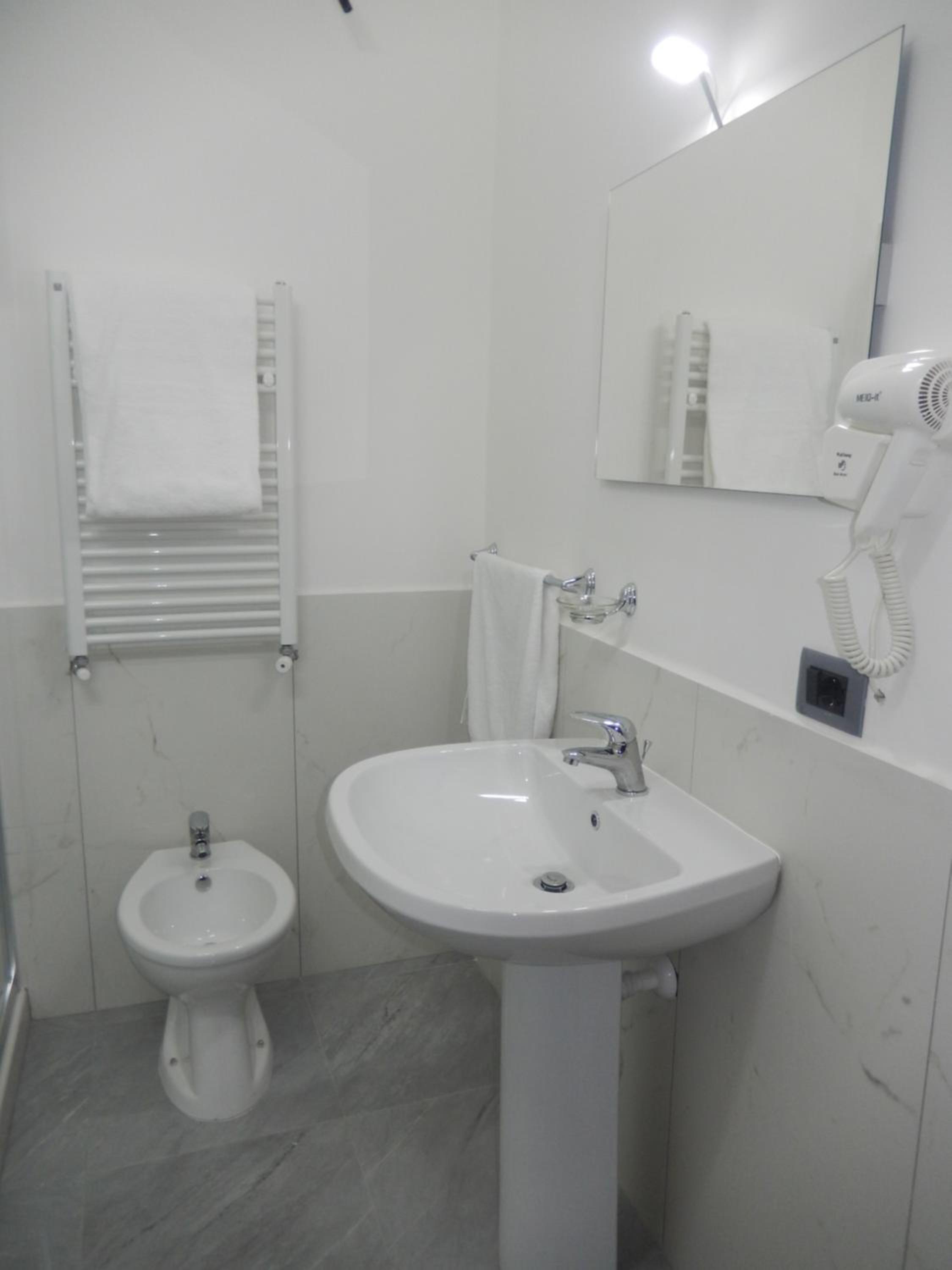 Economy Double Room photo 3