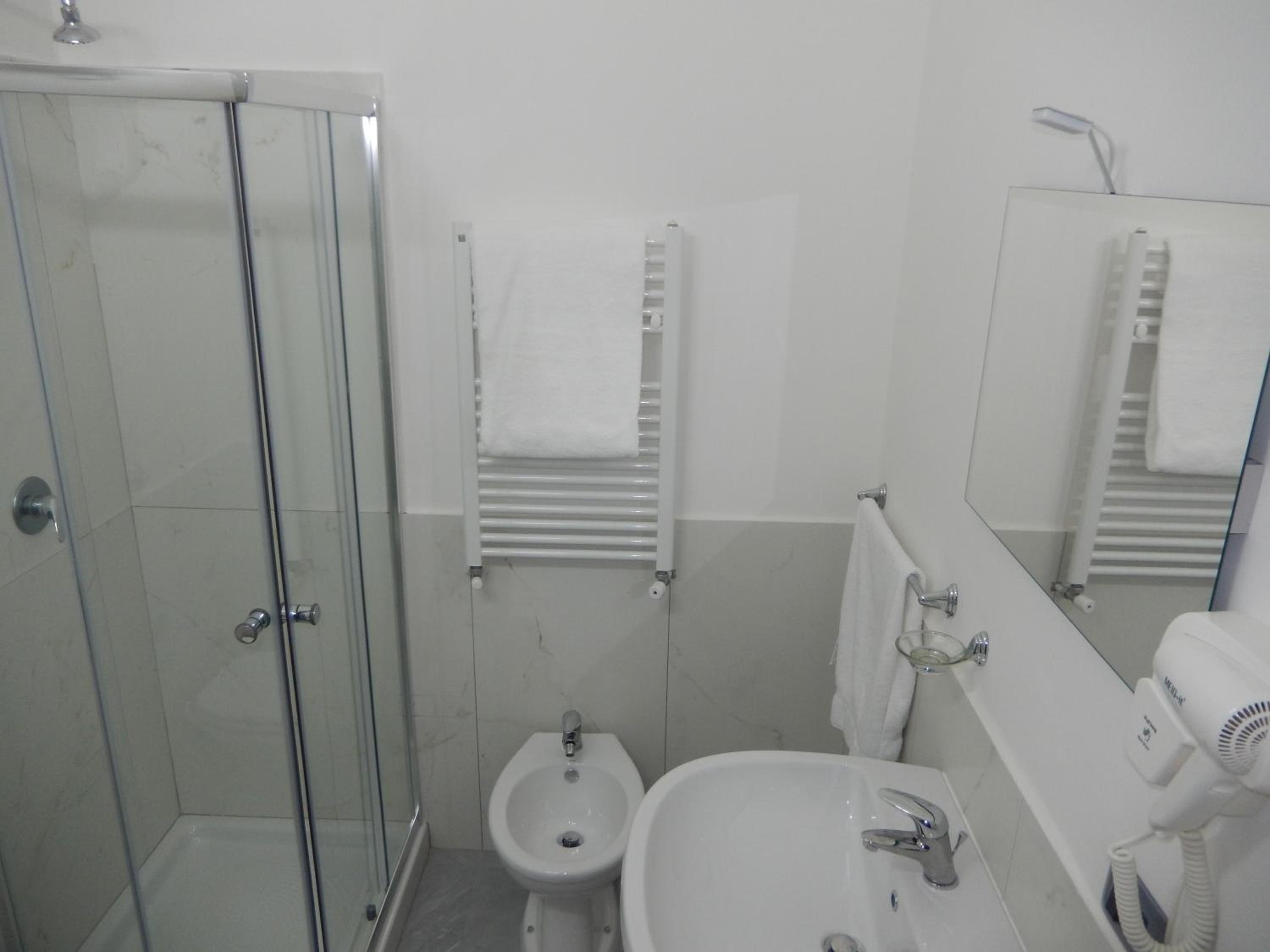 Deluxe Double Room with Extra Bed photo 3