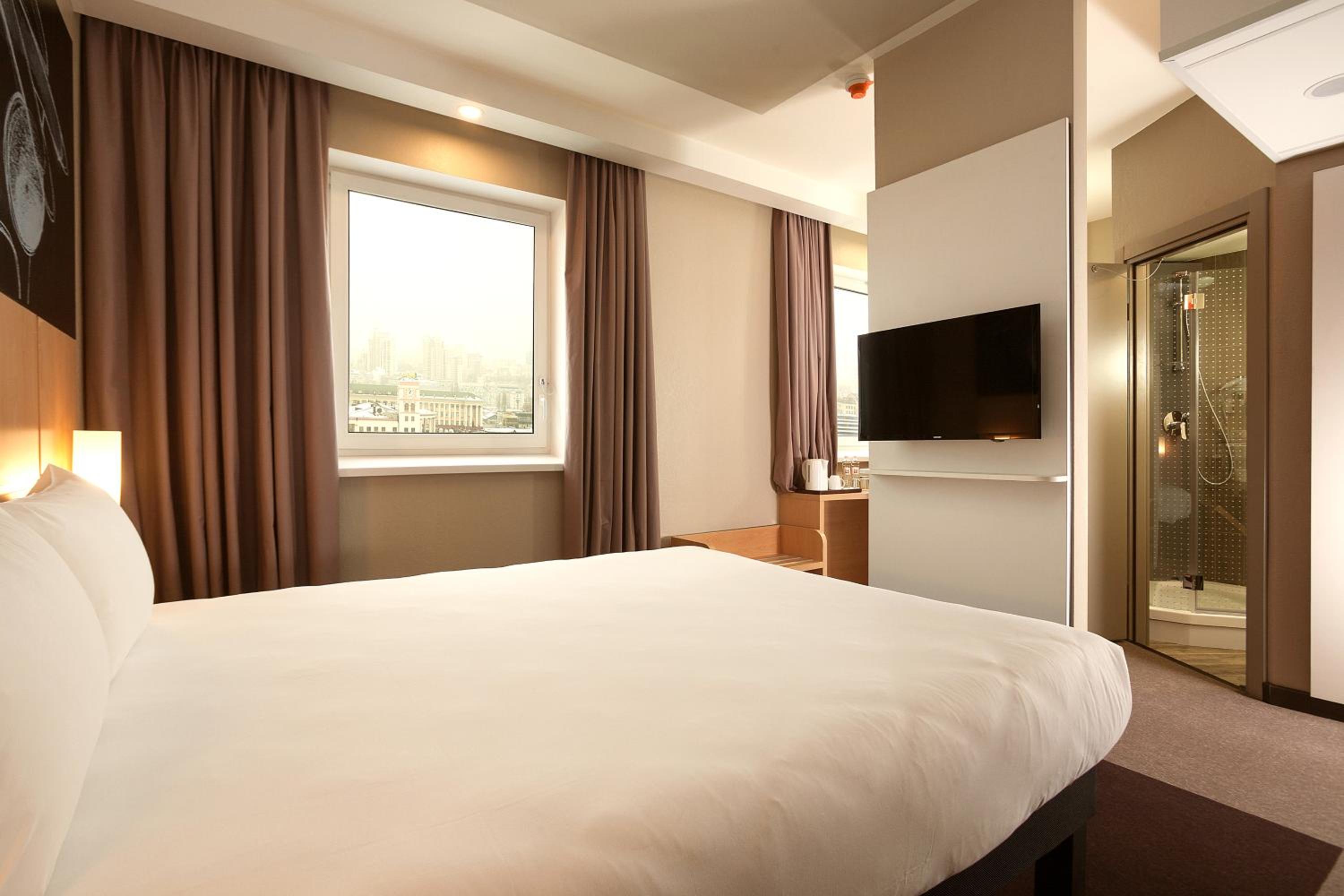 Premium Double Room - Photo 15