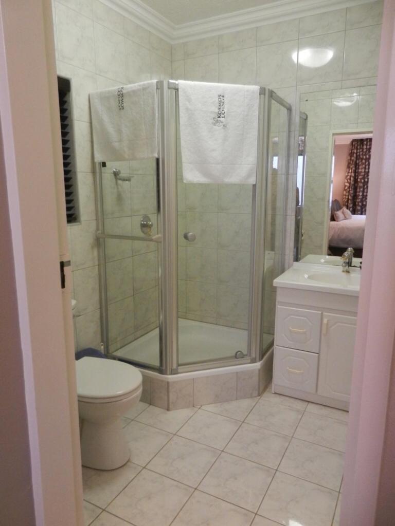 Deluxe Double Room with Shower - Photo 3