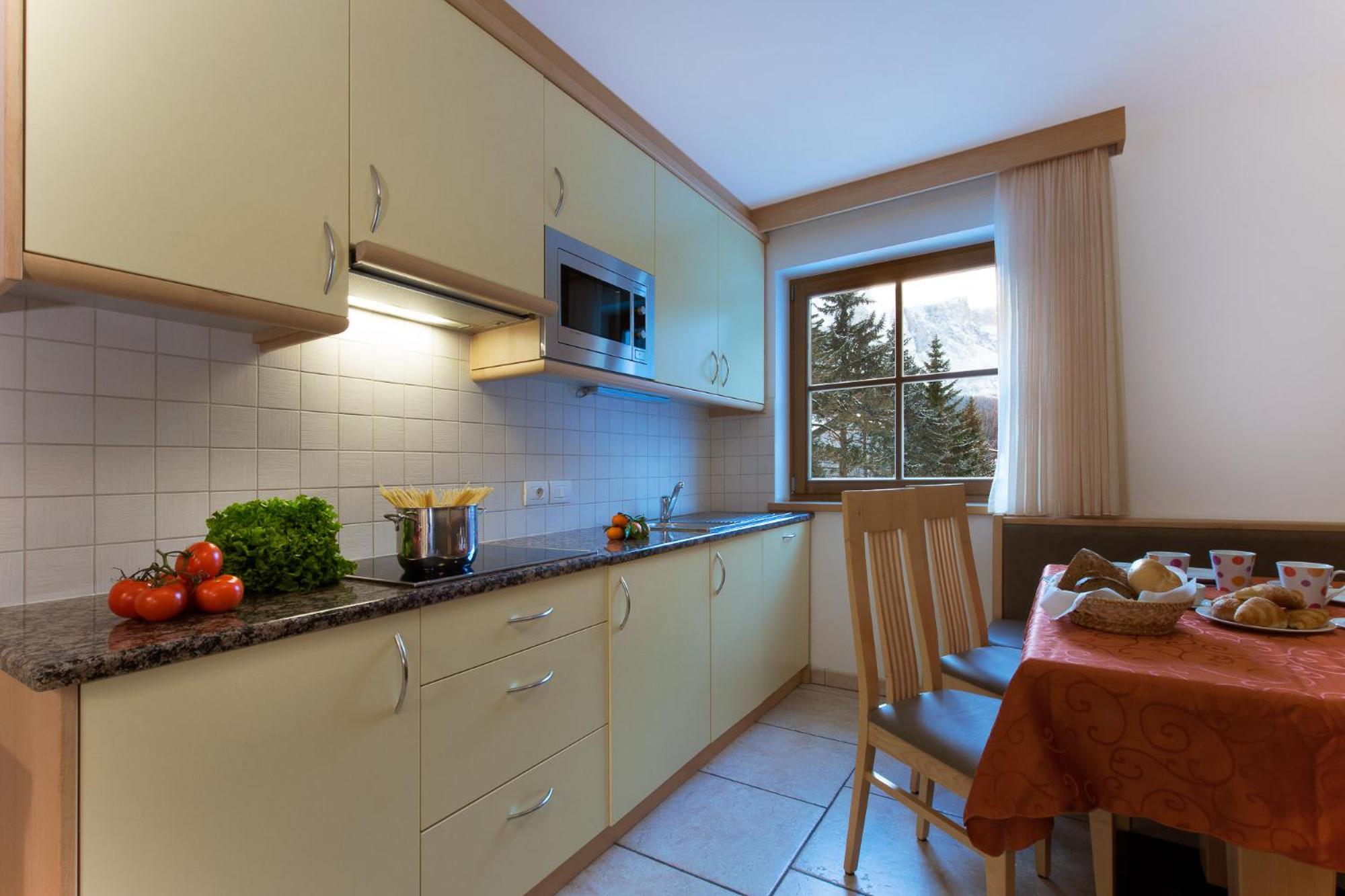 One-Bedroom Apartment with Mountain View (2 Adults) photo 3
