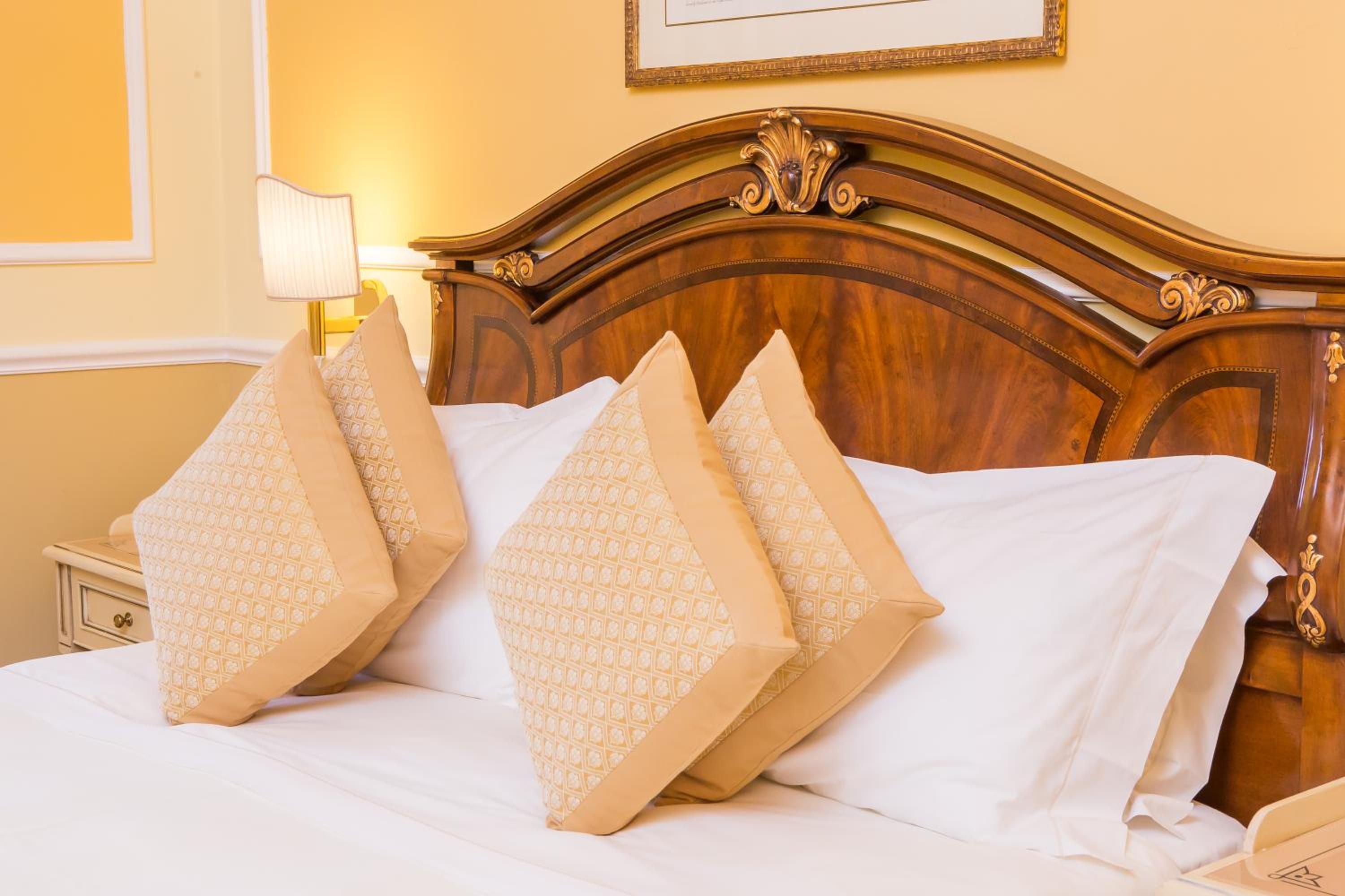 Double or Twin Room (1 Adult) - Photo 2