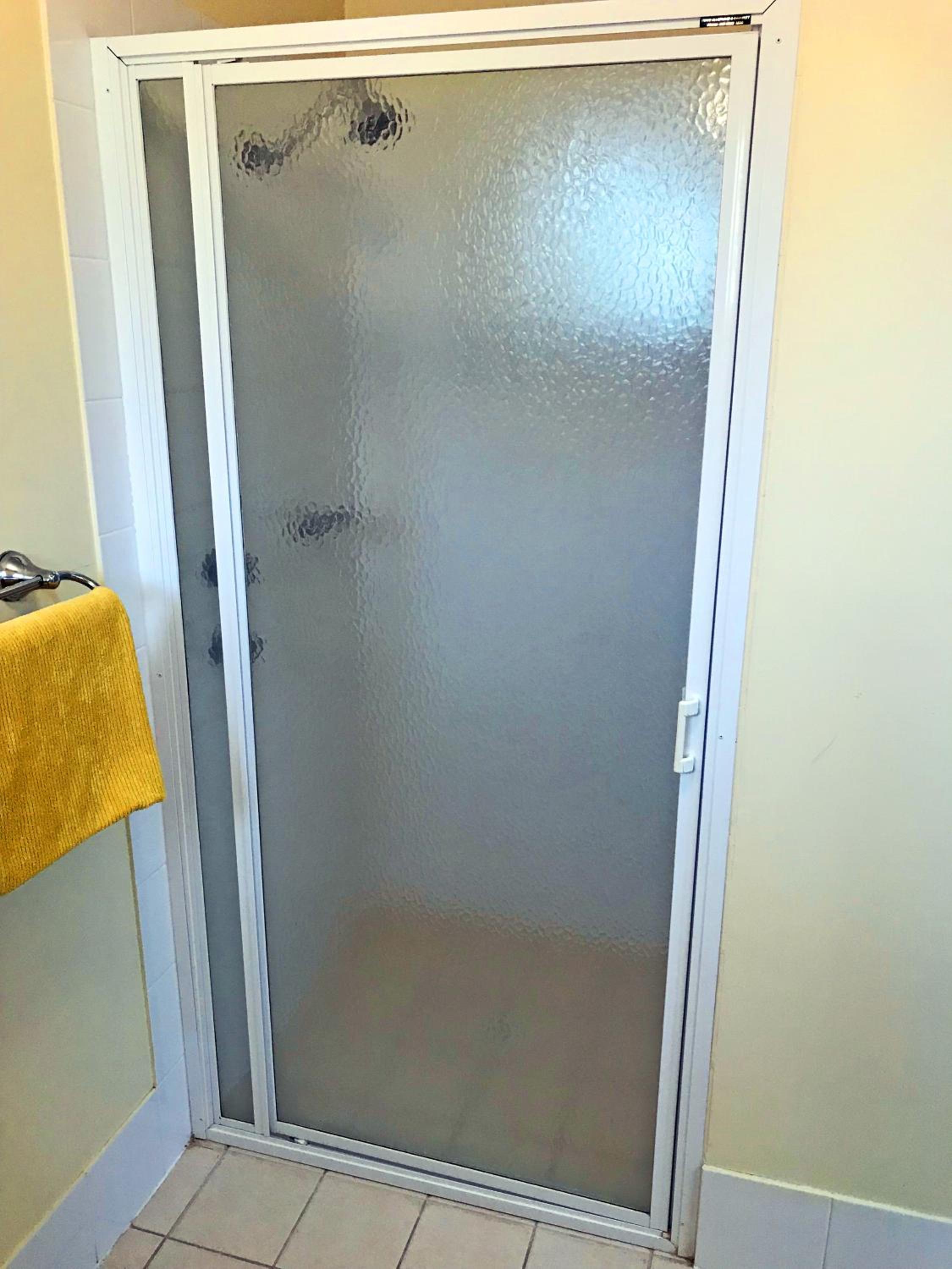 Queen Suite with Kitchenette photo 3