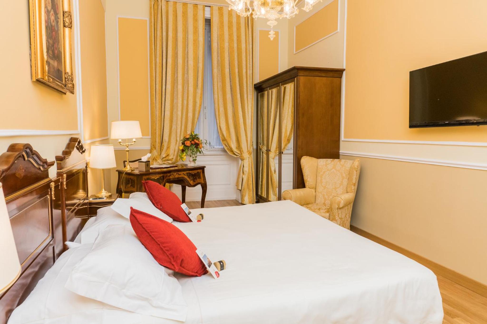 Double or Twin Room (1 Adult) - Photo 3