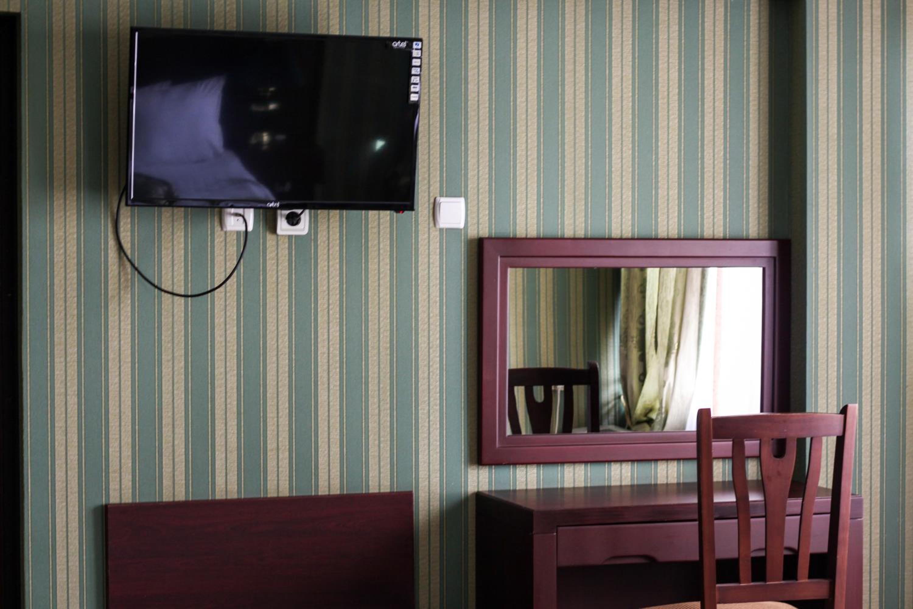 Suite - Photo 3