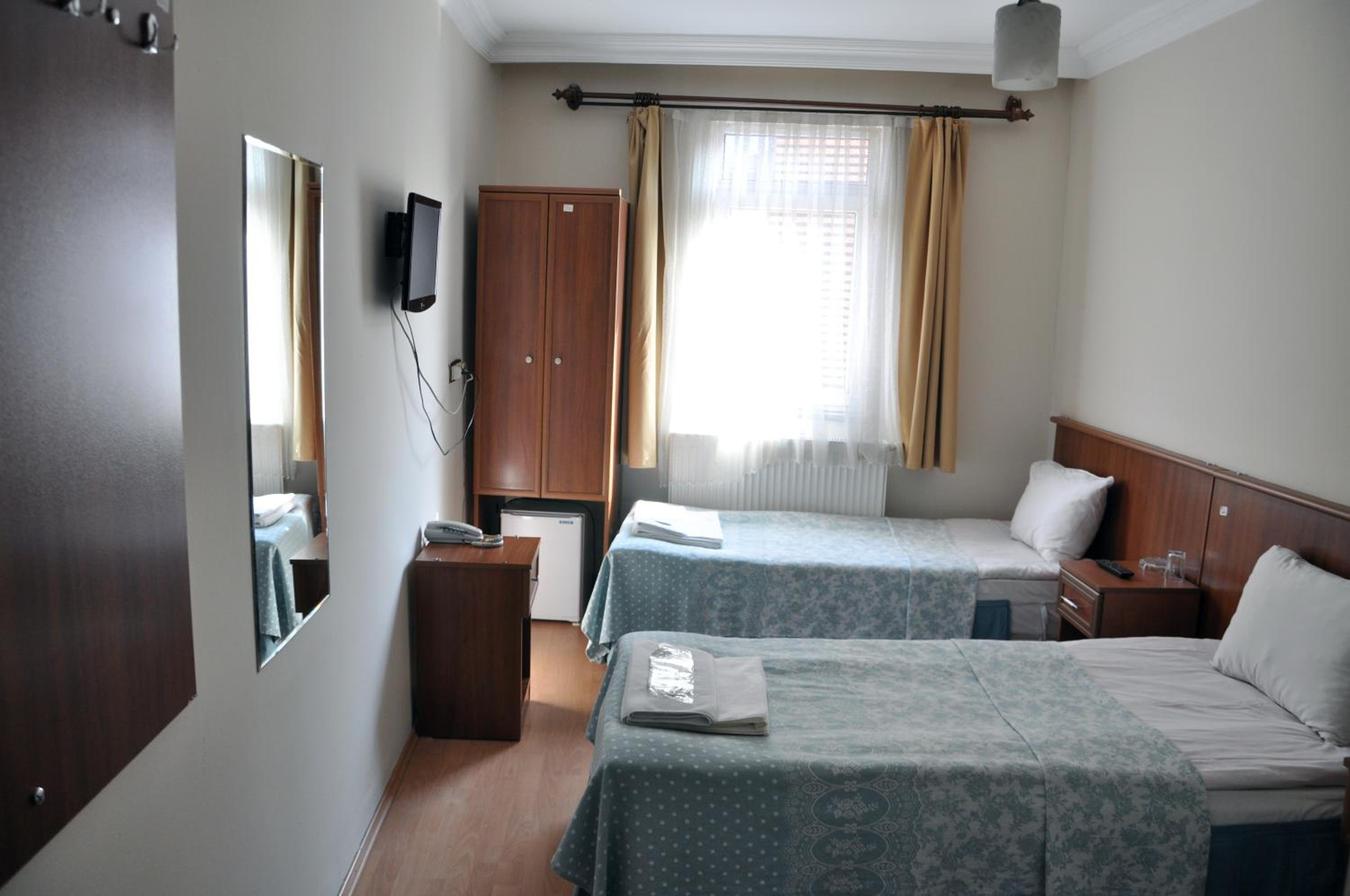 Standard Triple Room photo 2