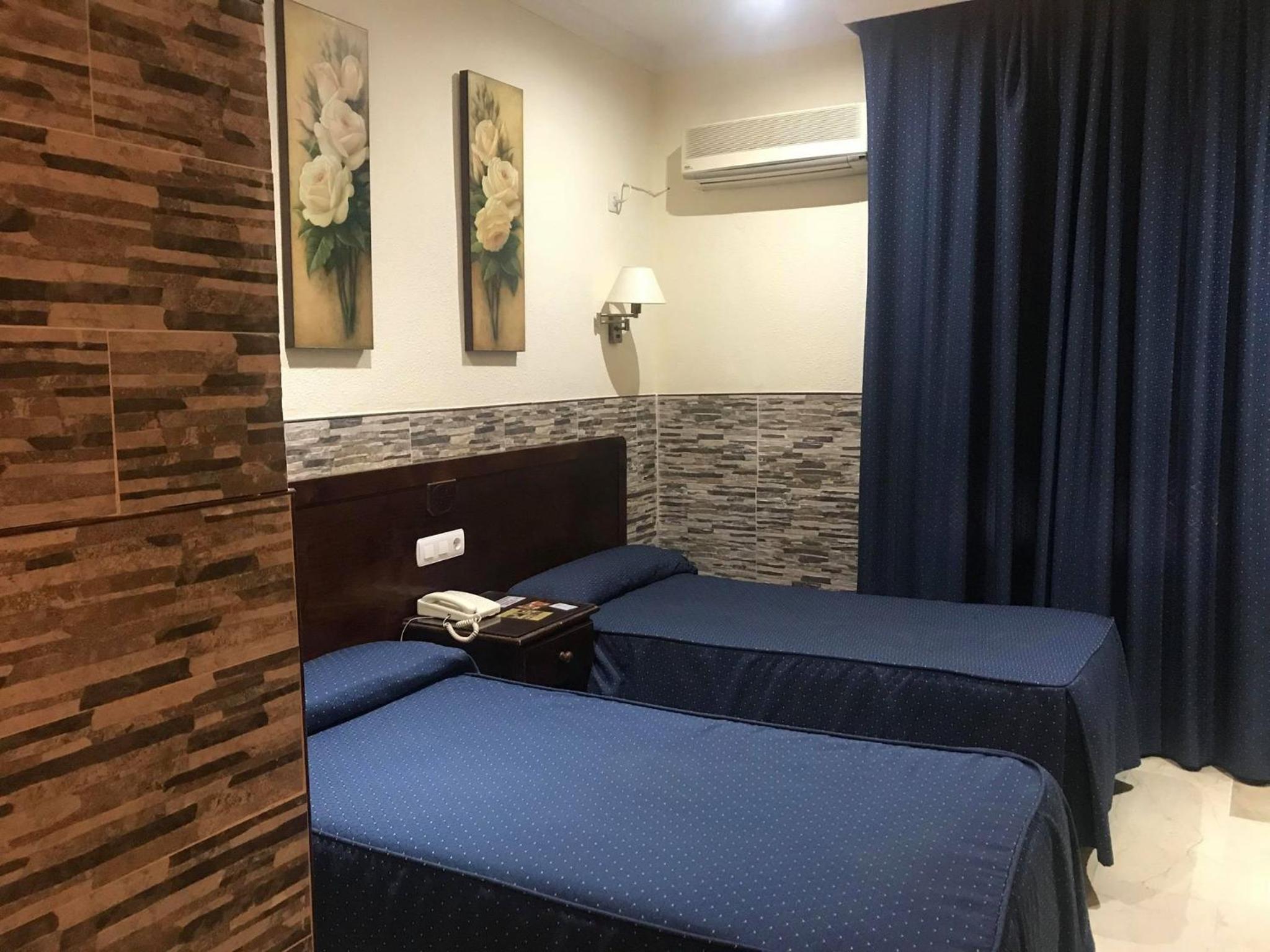 Double or Twin Room - Photo 1
