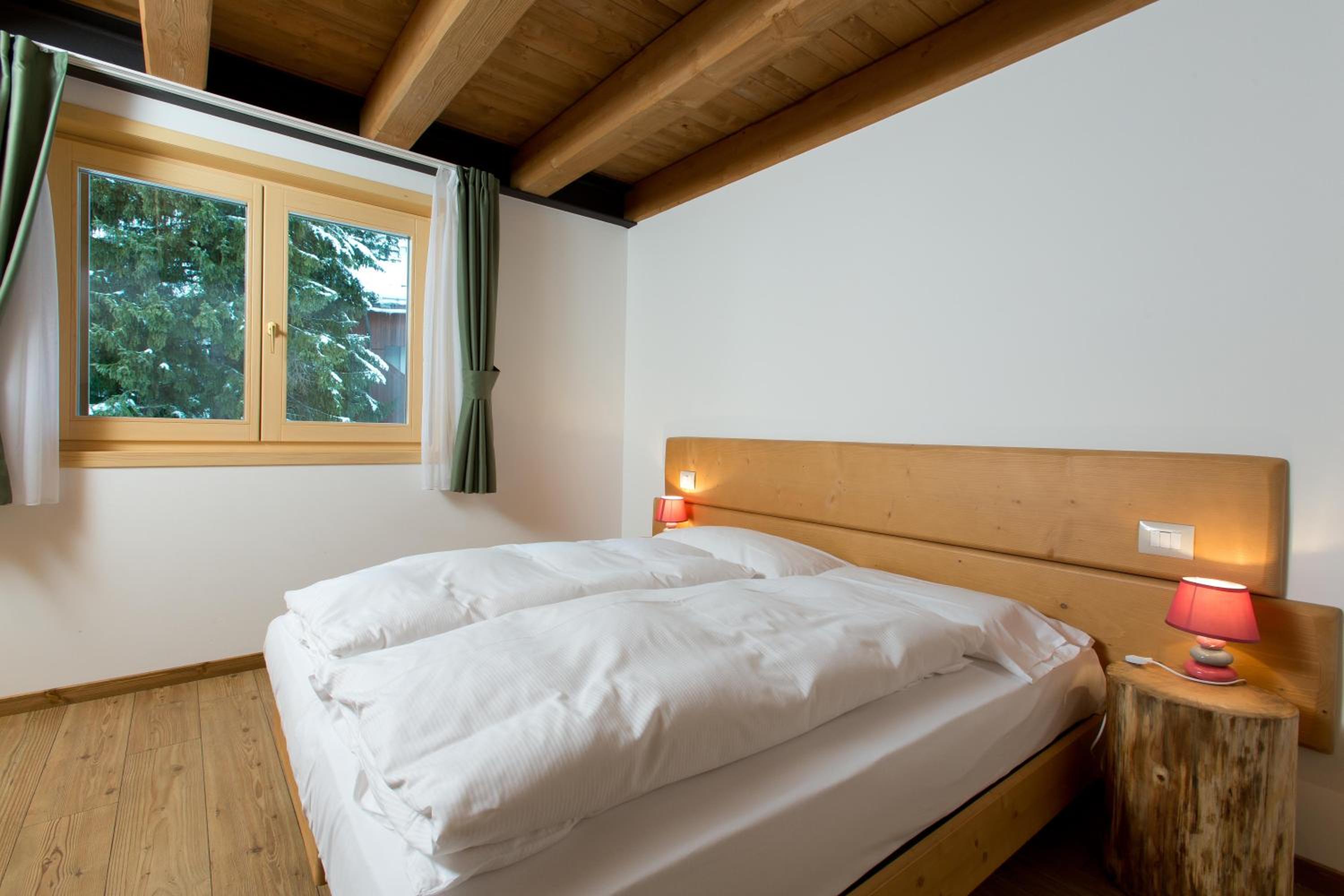 One-Bedroom Apartment with Balcony photo 2