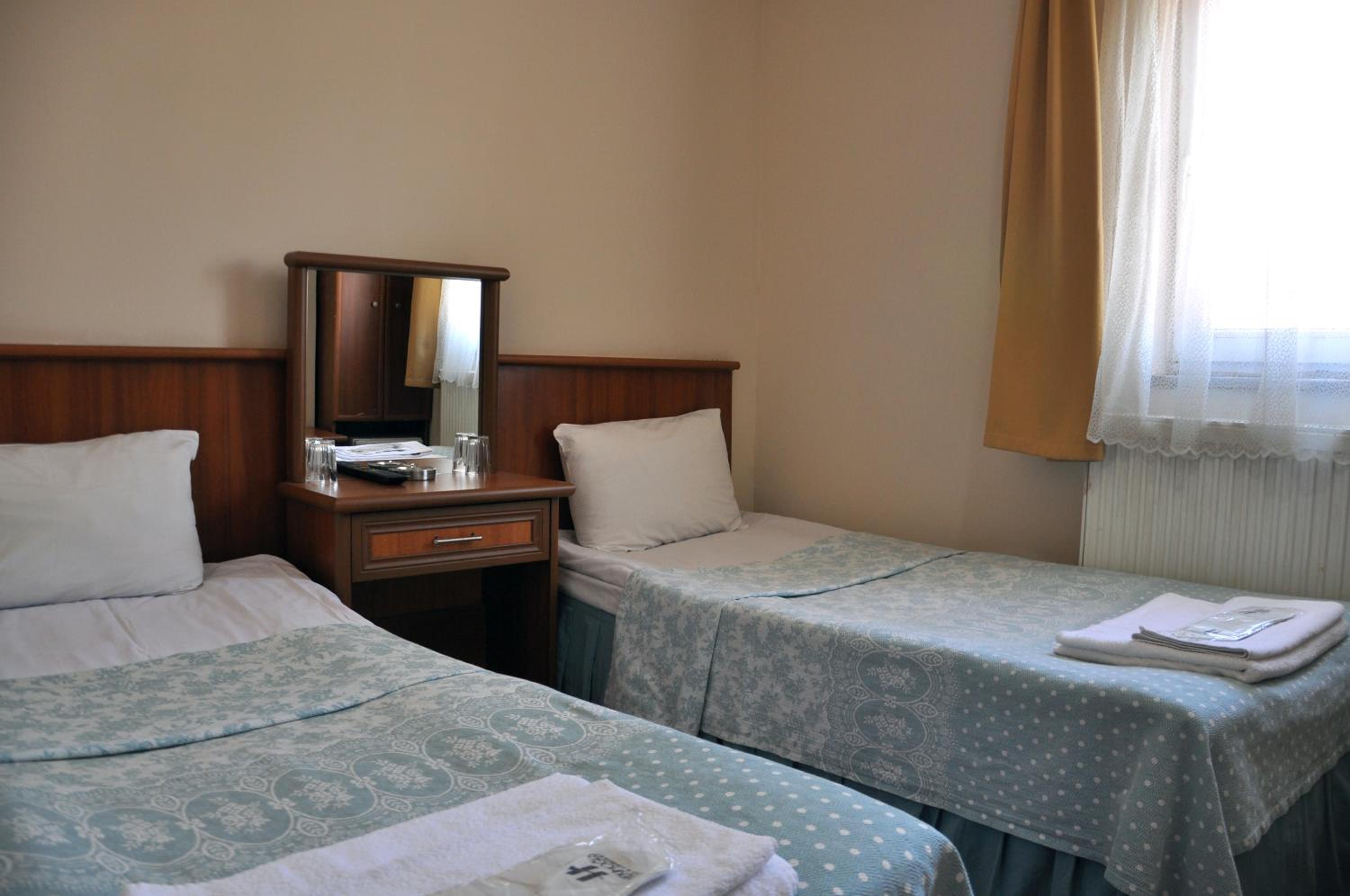 Classic Double Room with Shower photo 3