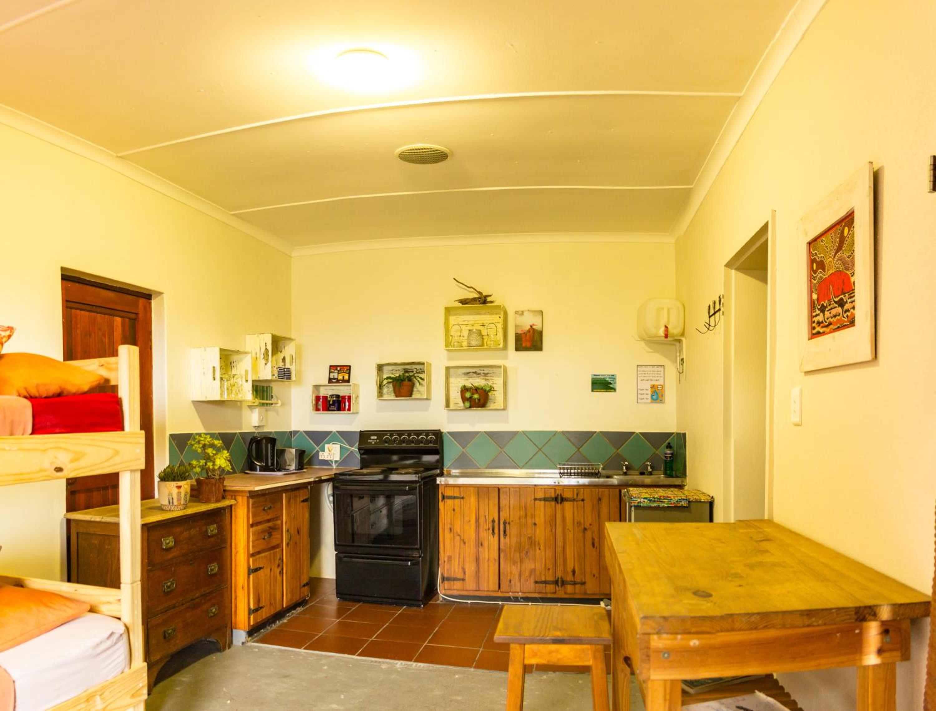 Family Room with Private Bathroom - Photo 4