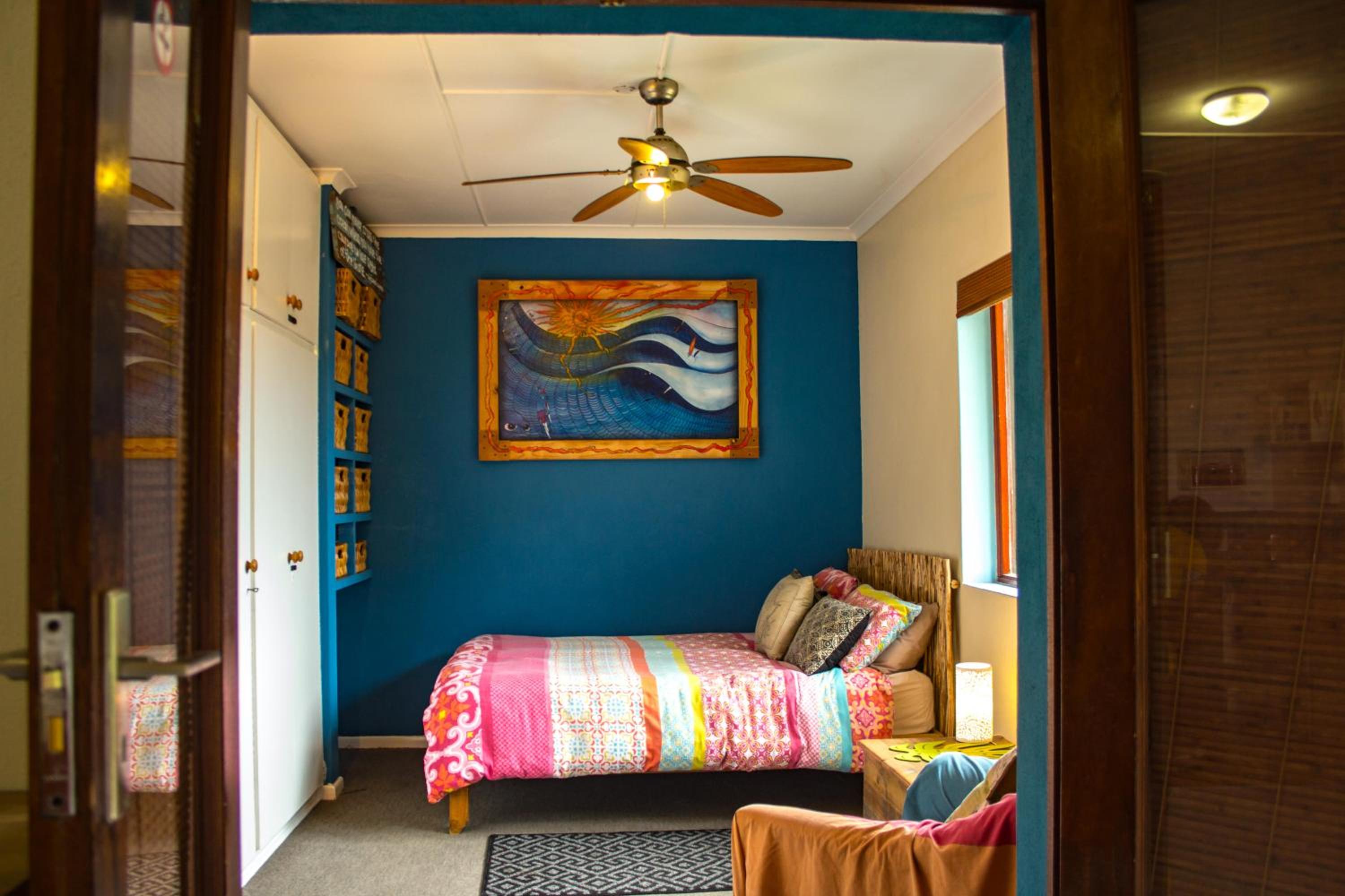 Family Room with Private Bathroom - Photo 7