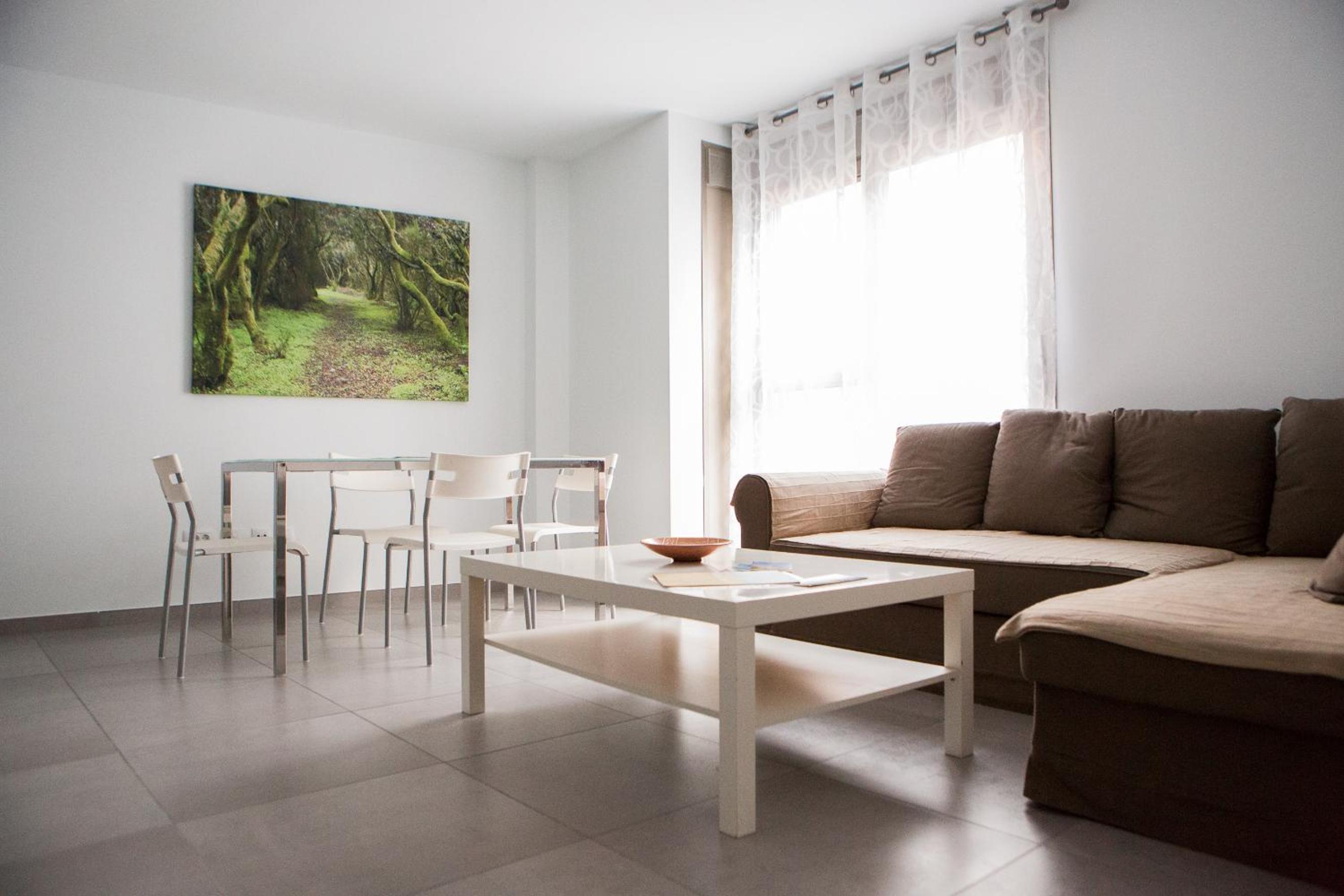 Two-Bedroom House - Photo 1