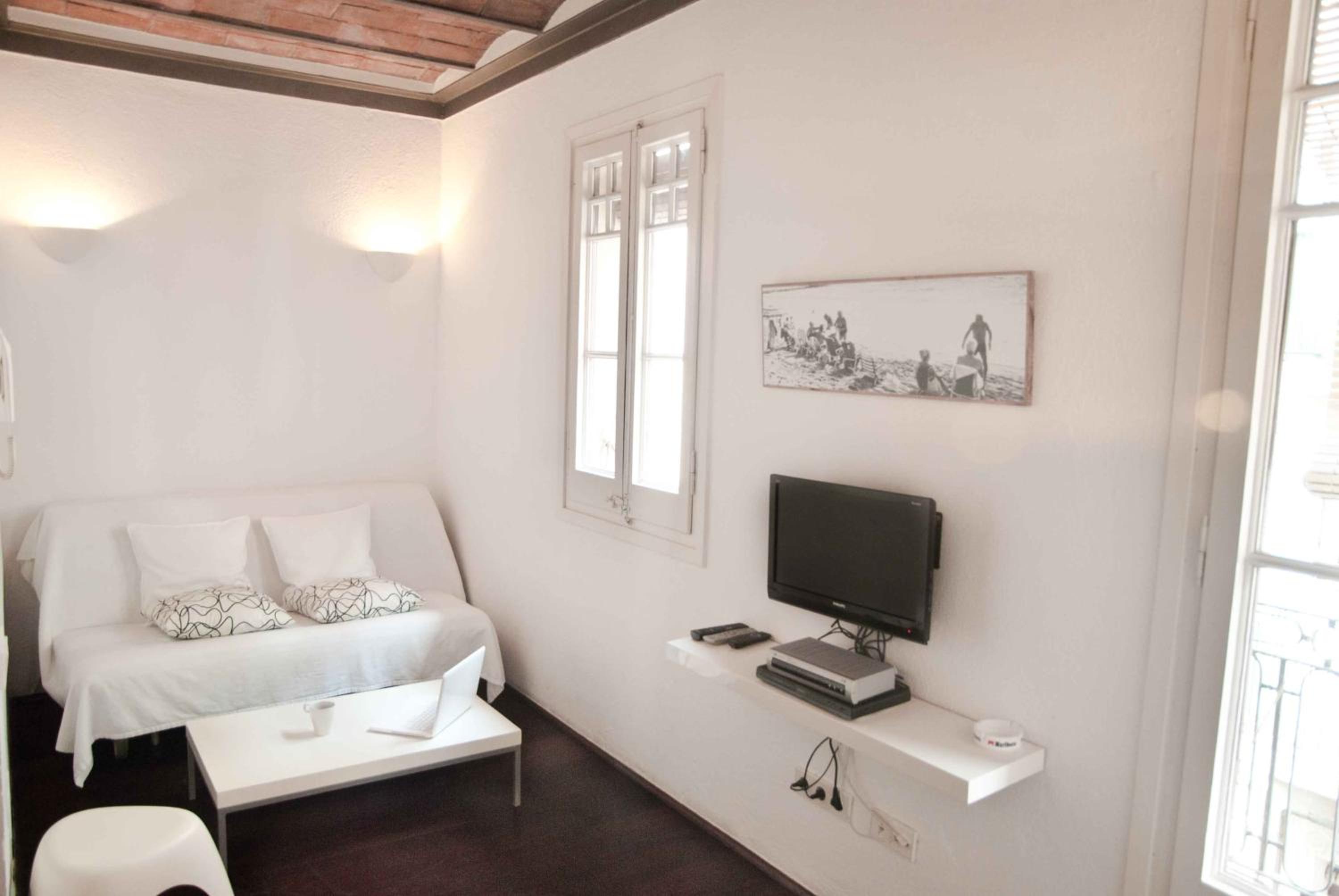 Apartment with Balcony photo 2